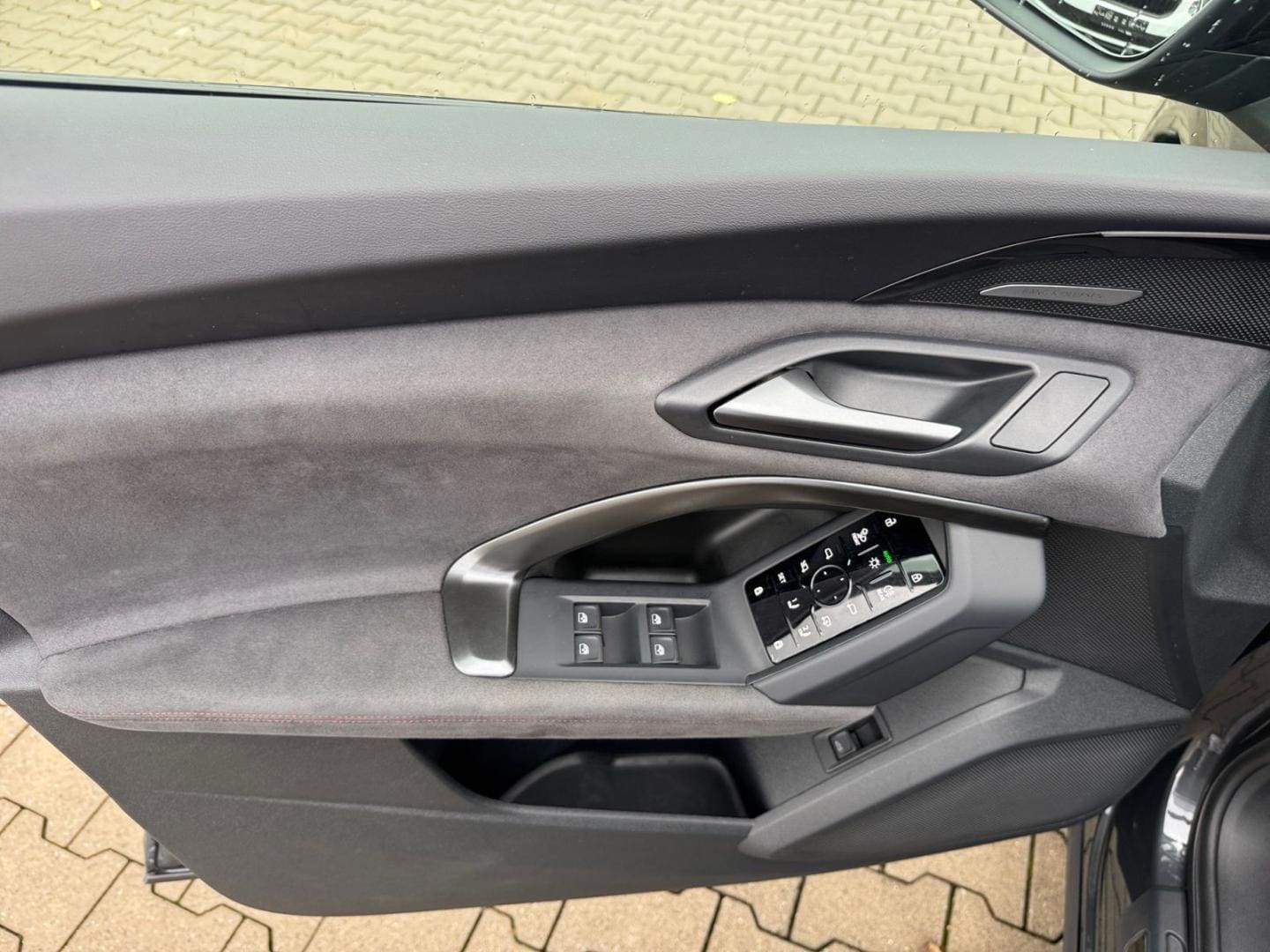 Bild über Audi Q5 SUV TDI quattro 150 kW S tronic - für weitere Informationen kontaktieren Sie den Audi Partner