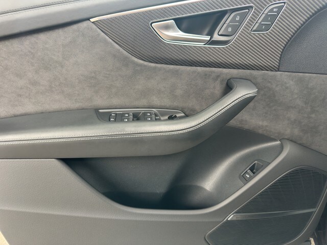 Image about Audi RS Q8 TFSI quattro tiptronic