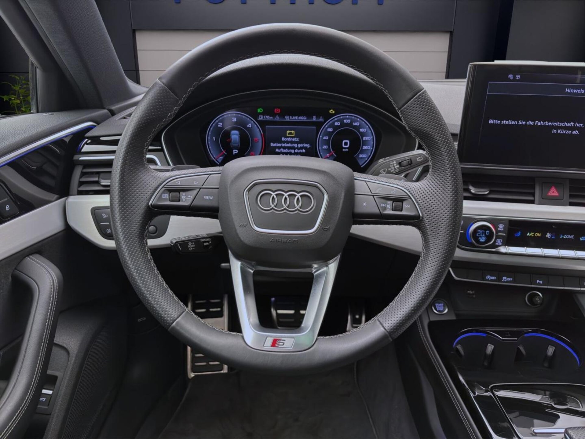Audi A4 Avant S line