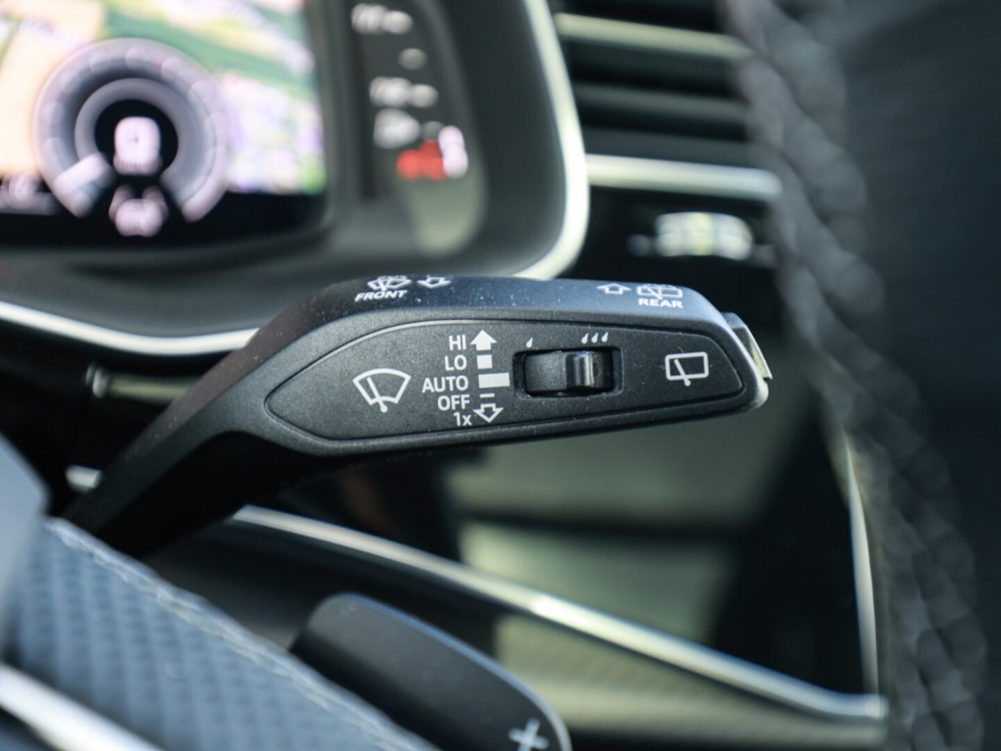 Bild über Audi Q8 SUV TFSI e S line business TFSI e quattro 360 kW tiptronic - für weitere Informationen kontaktieren Sie den Audi Partner