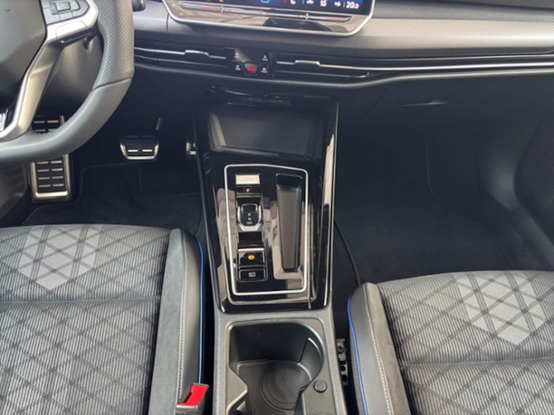 Volkswagen Golf Variant R-Line