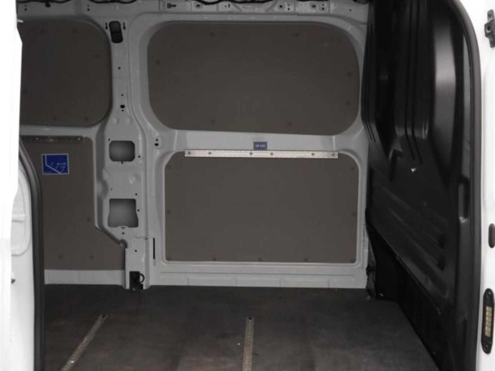 Volkswagen Transporter Kasten langer Radstand – Bild 7
