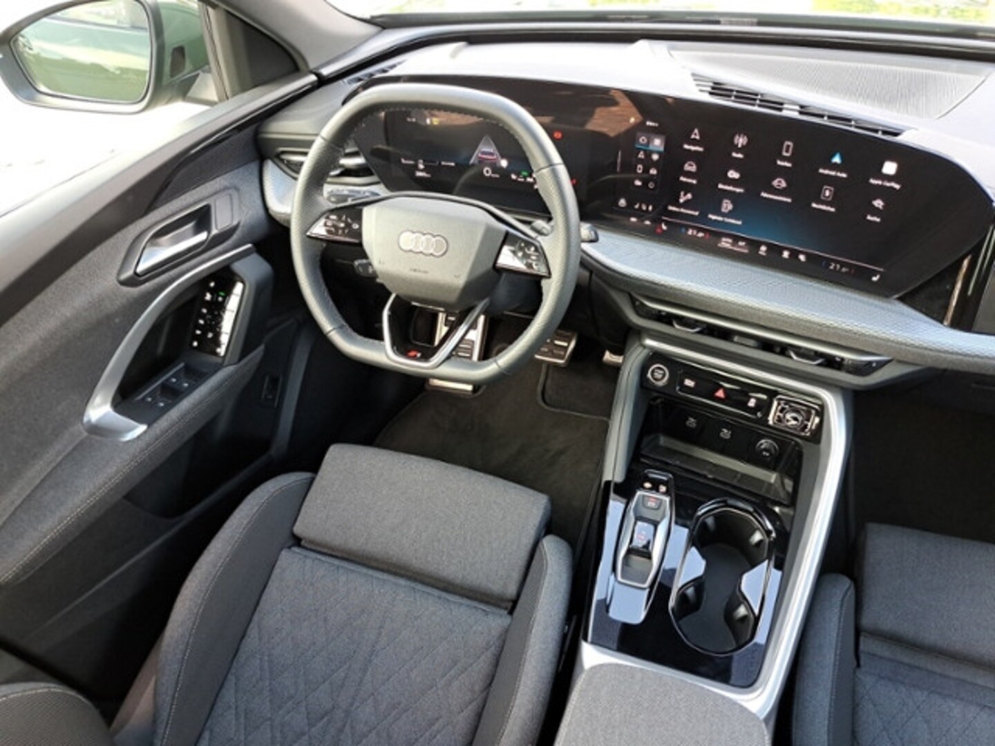 Bild über Audi Q5 SUV TDI quattro 150 kW S tronic - für weitere Informationen kontaktieren Sie den Audi Partner