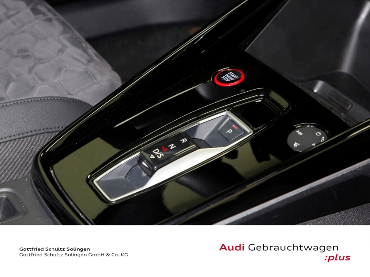 Bild über Audi RS 3 Sportback TFSI quattro S tronic - für weitere Informationen kontaktieren Sie den Audi Partner