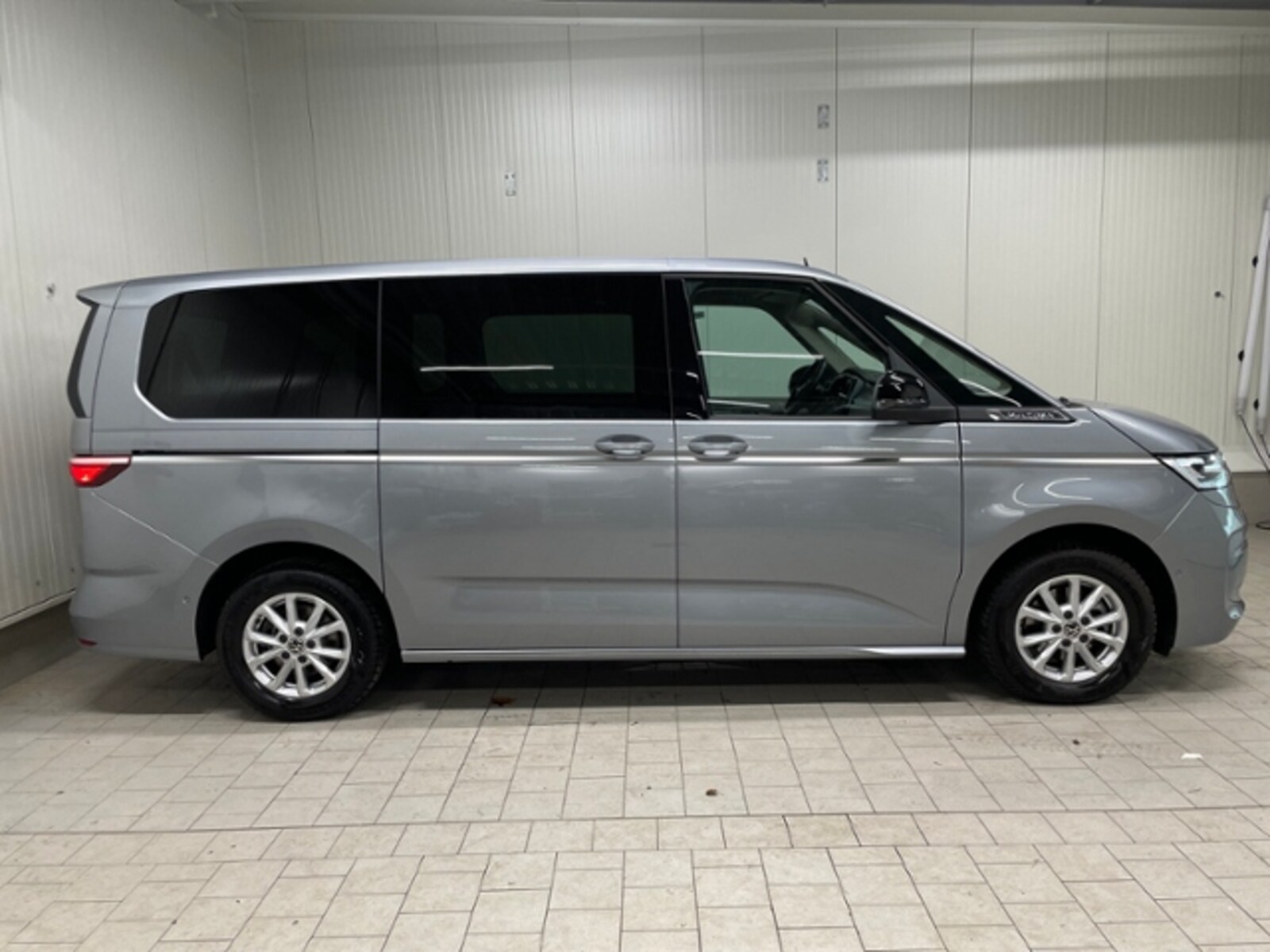 Volkswagen Multivan Langversion – Bild 8