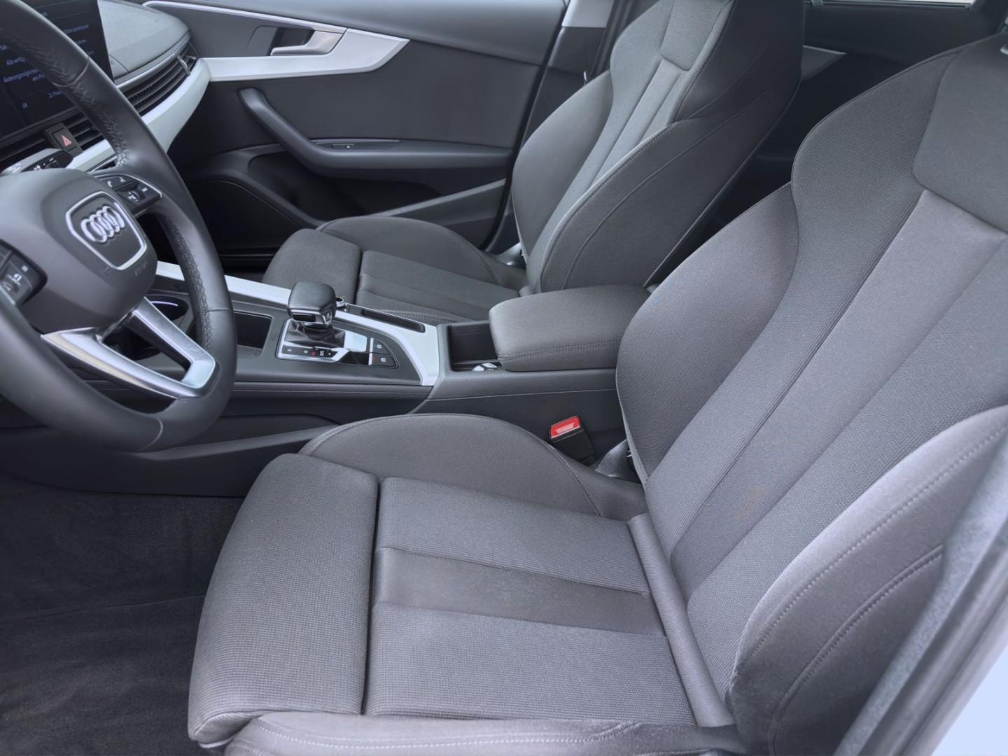 Bild über Audi A4 Limousine advanced 40 TDI S tronic - für weitere Informationen kontaktieren Sie den Audi Partner
