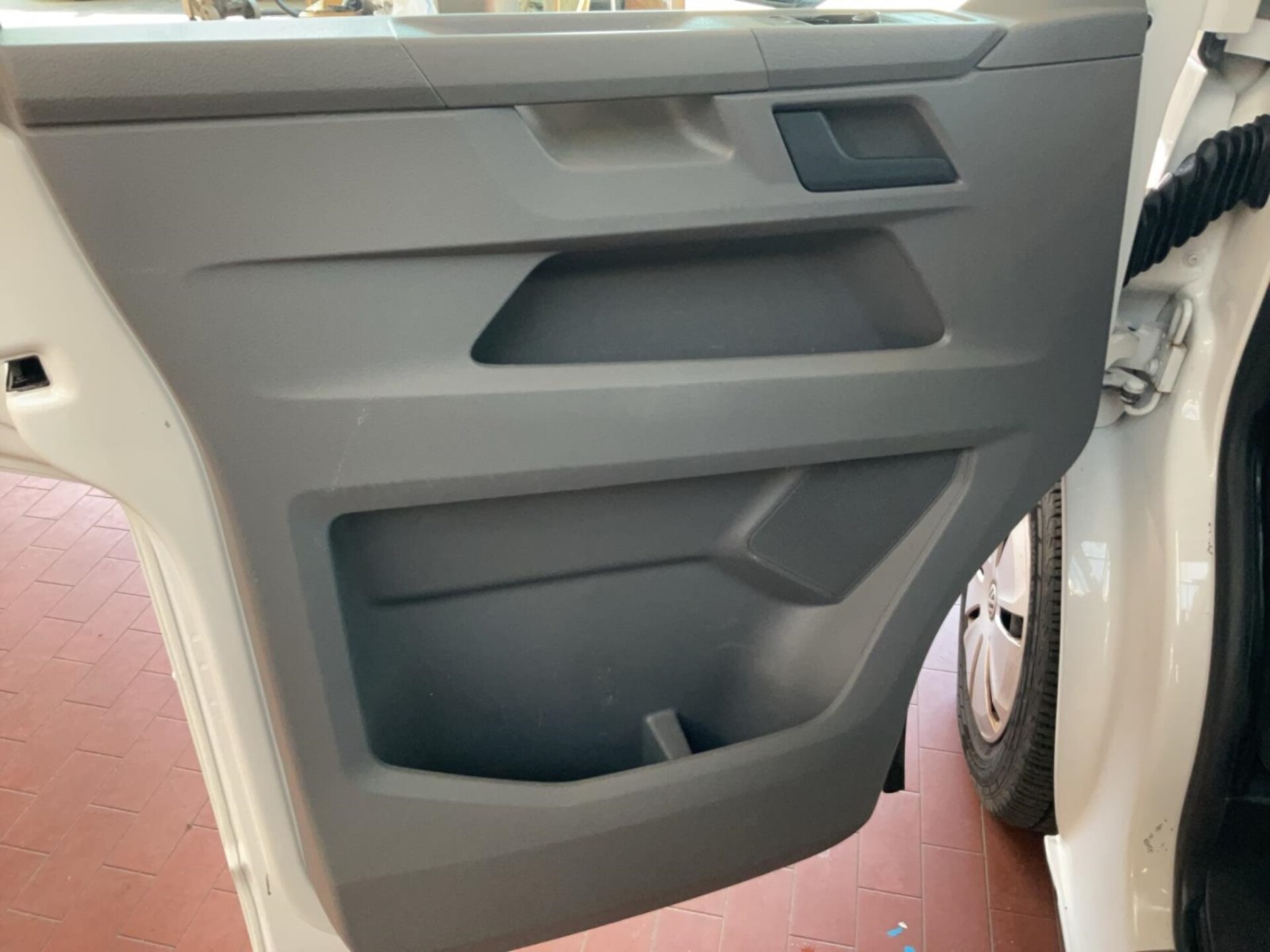 Volkswagen T6.1 Transporter Kasten langer Radstand
