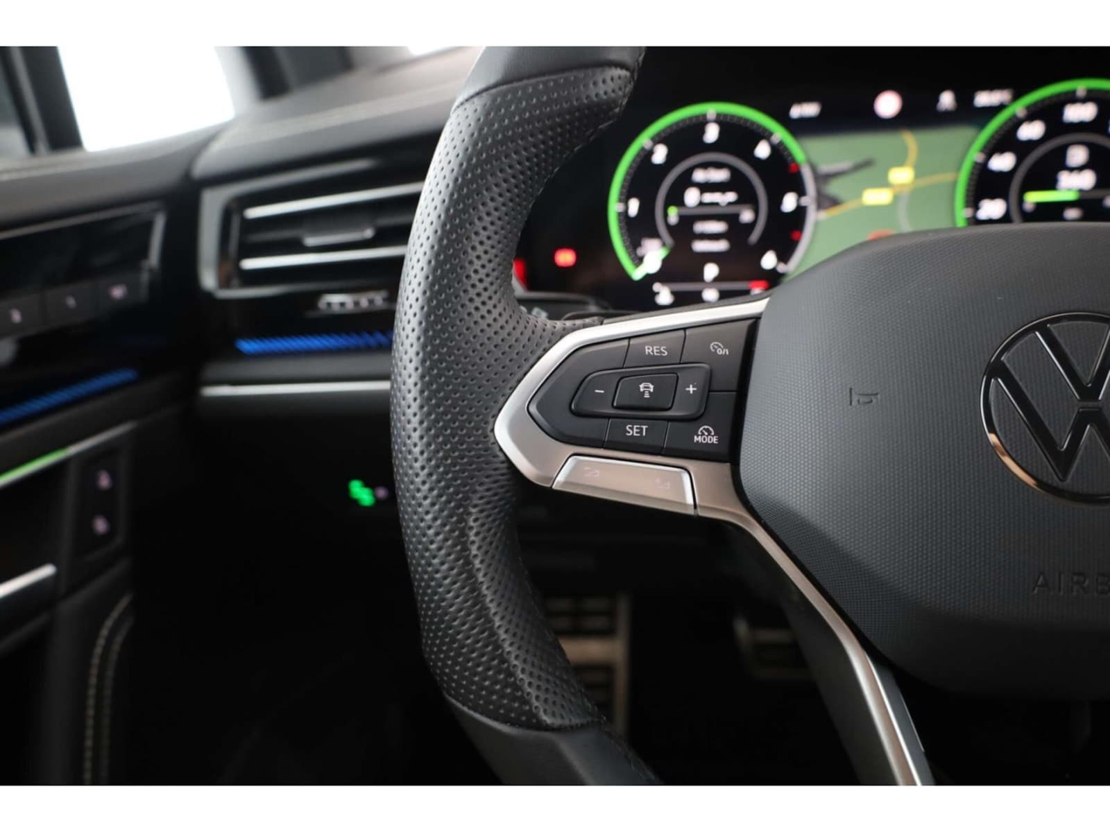 Volkswagen Touareg – Bild 12