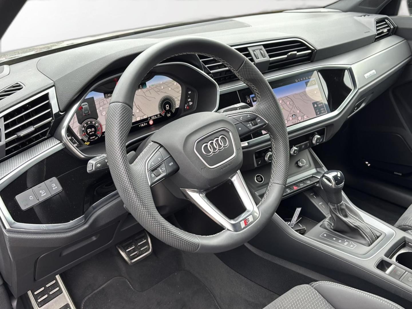 Bild über Audi Q3 TFSI quattro 140 kW S tronic - für weitere Informationen kontaktieren Sie den Audi Partner