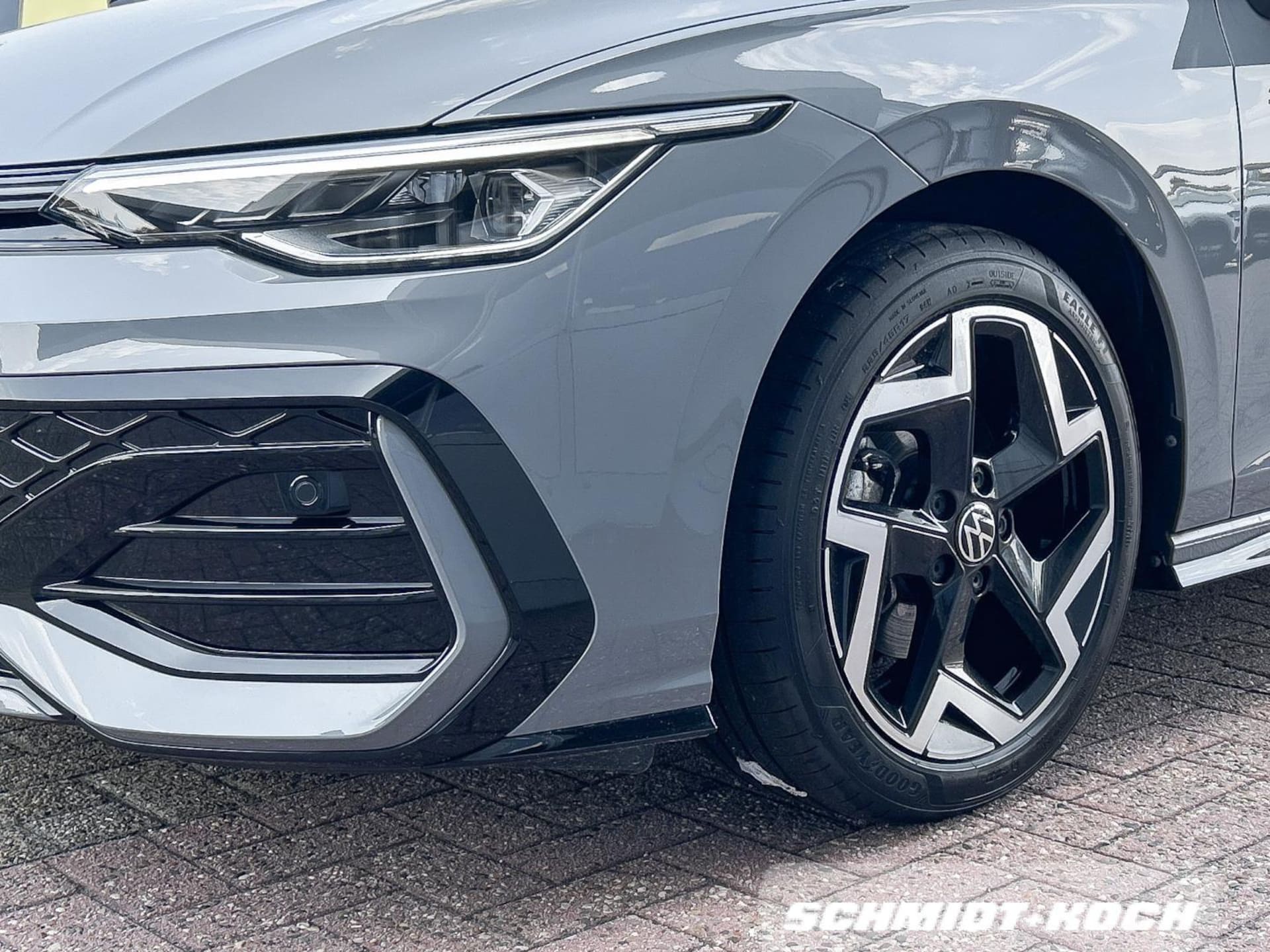Volkswagen Golf R-Line