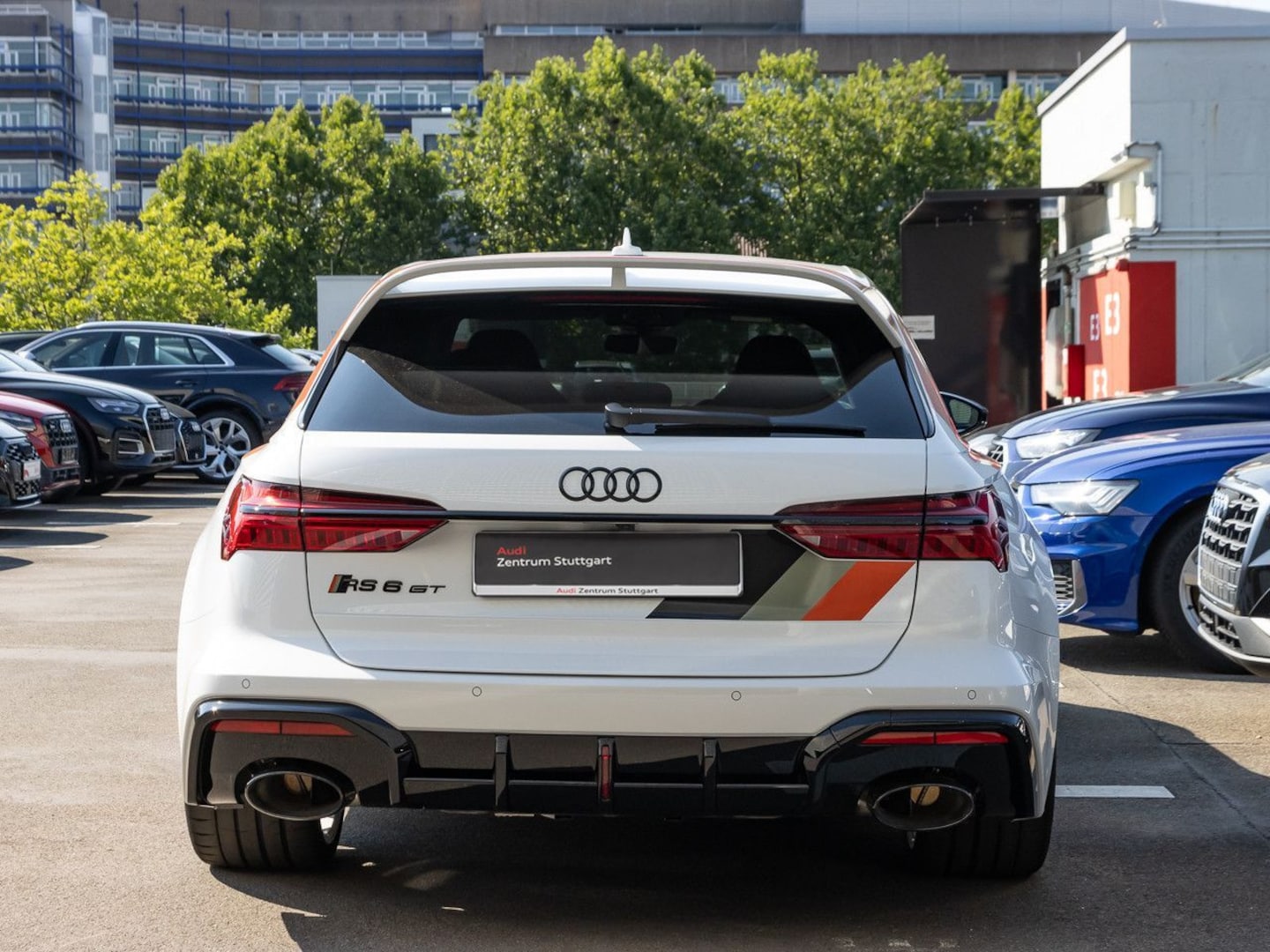Bild über Audi RS 6 Avant performance quattro tiptronic - für weitere Informationen kontaktieren Sie den Audi Partner