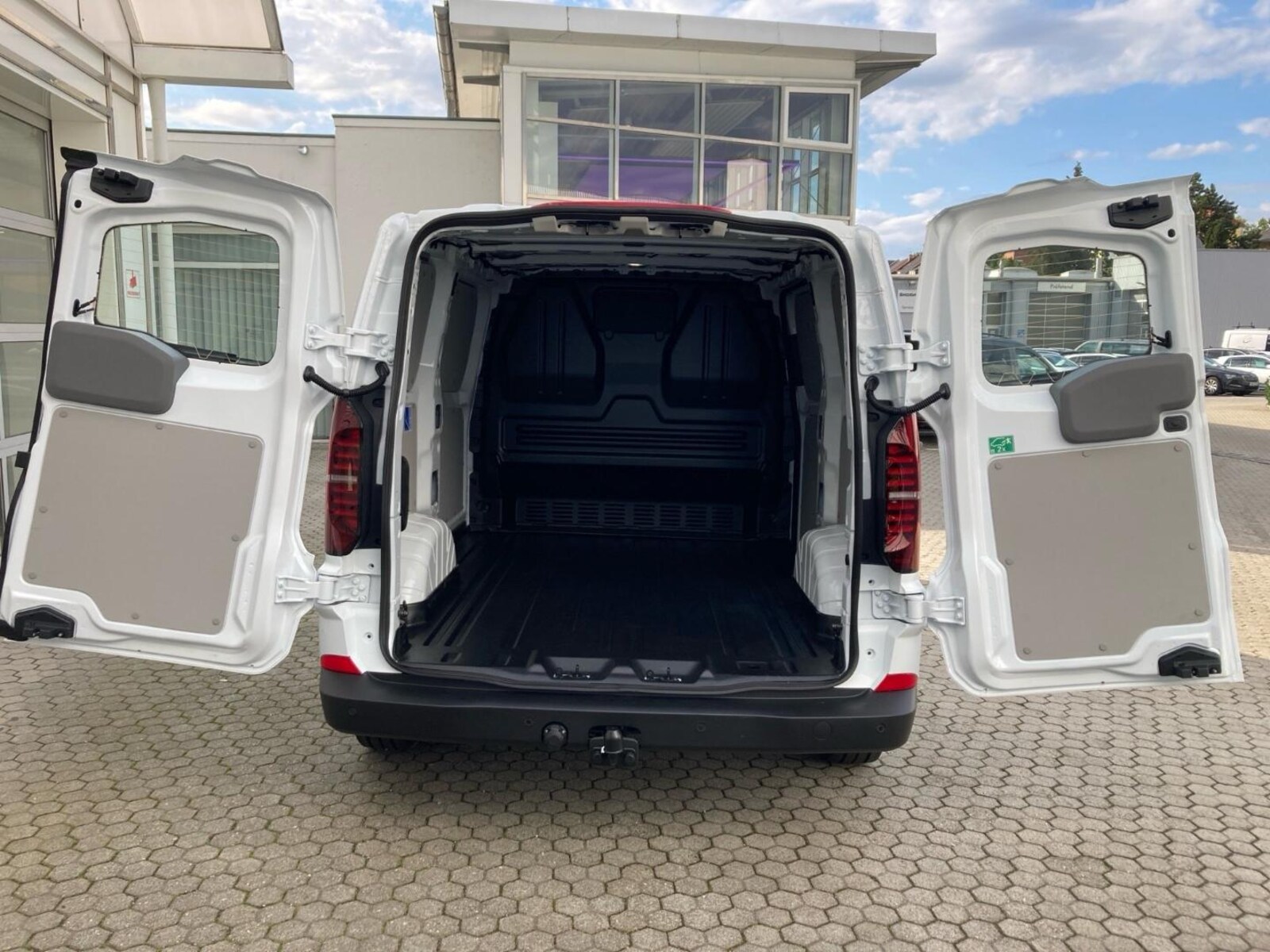 Volkswagen Transporter Kasten kurzer Radstand – Bild 8