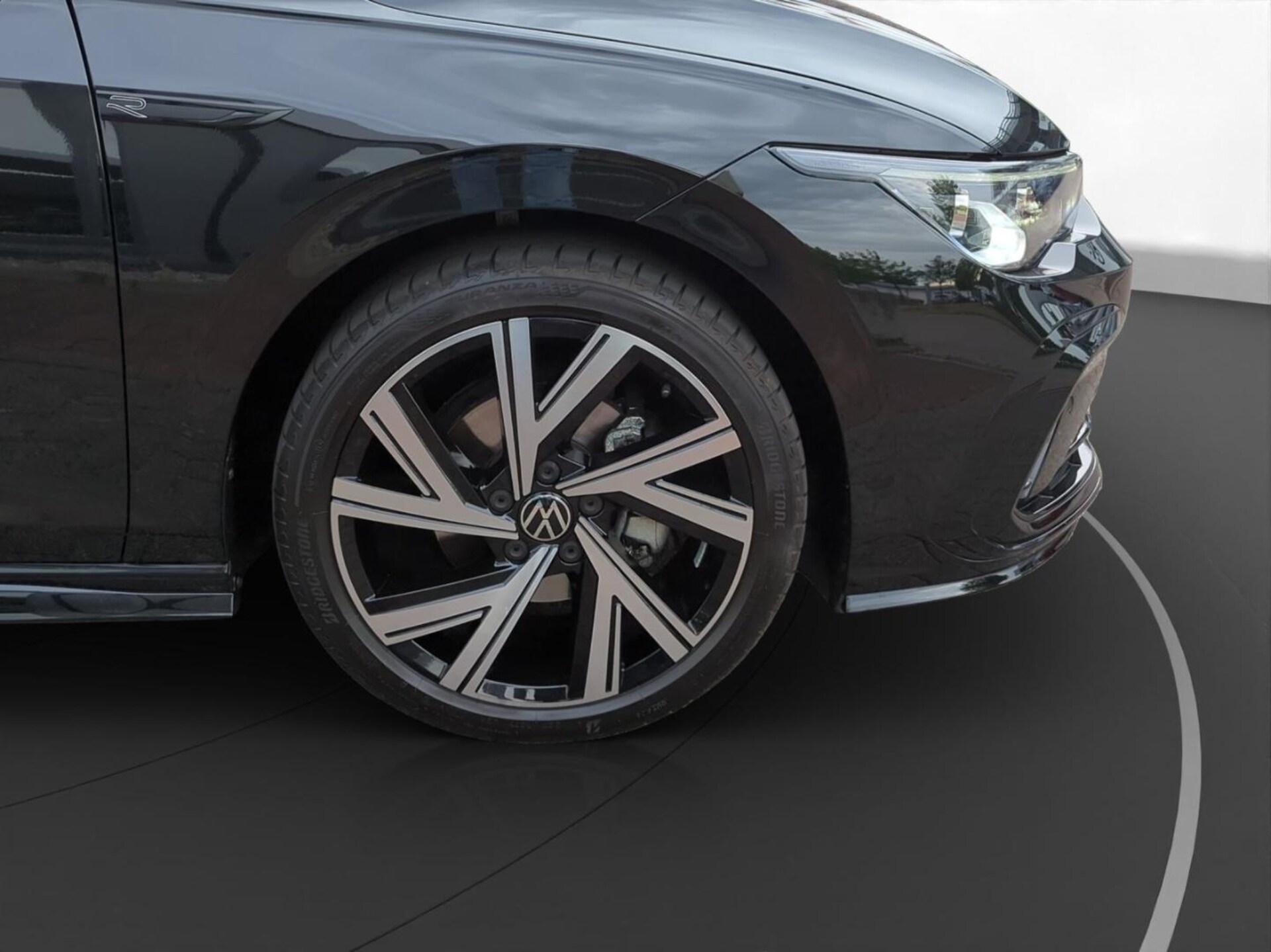 Volkswagen Golf R-Line