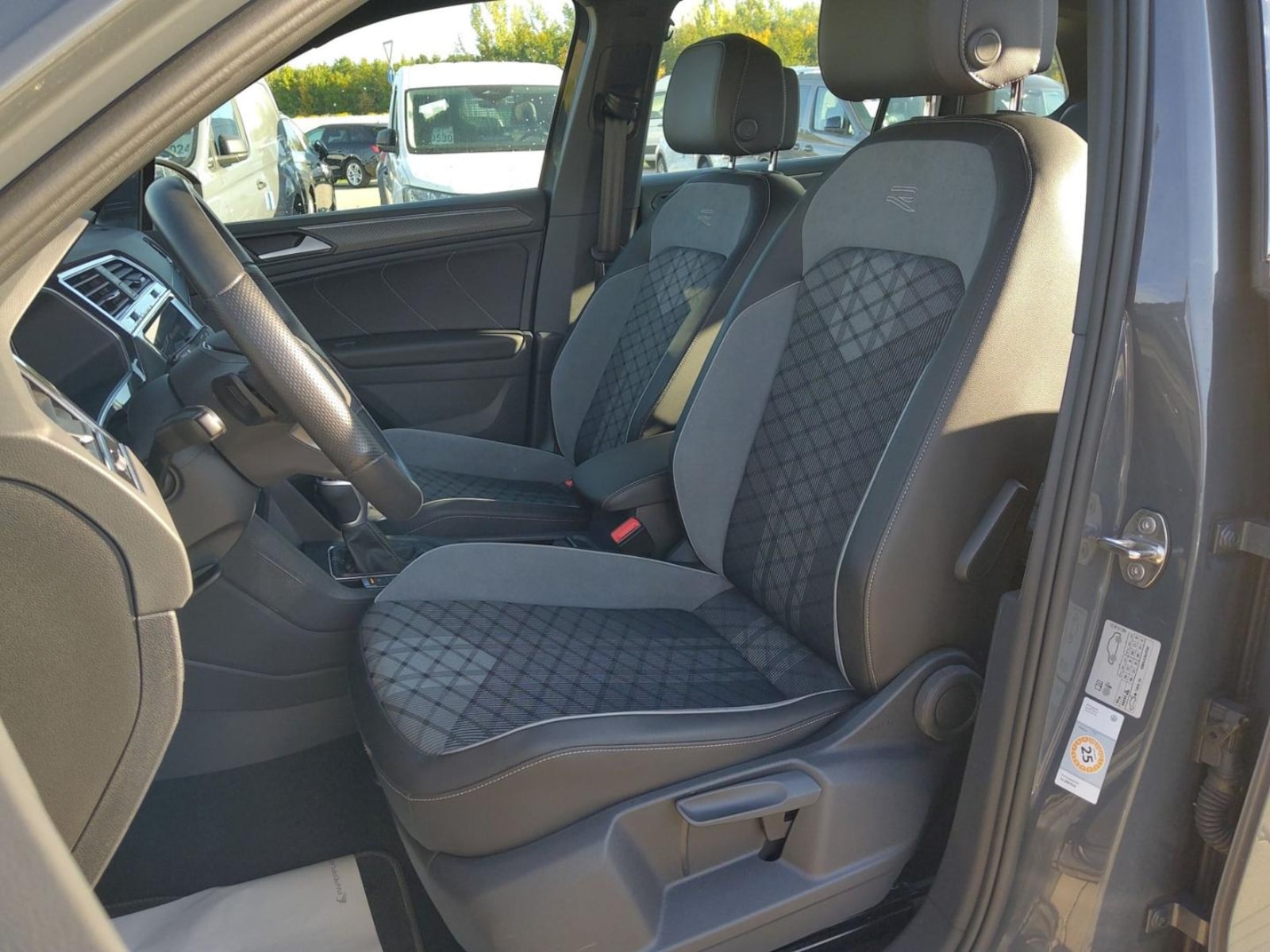 Volkswagen Tiguan – Bild 12