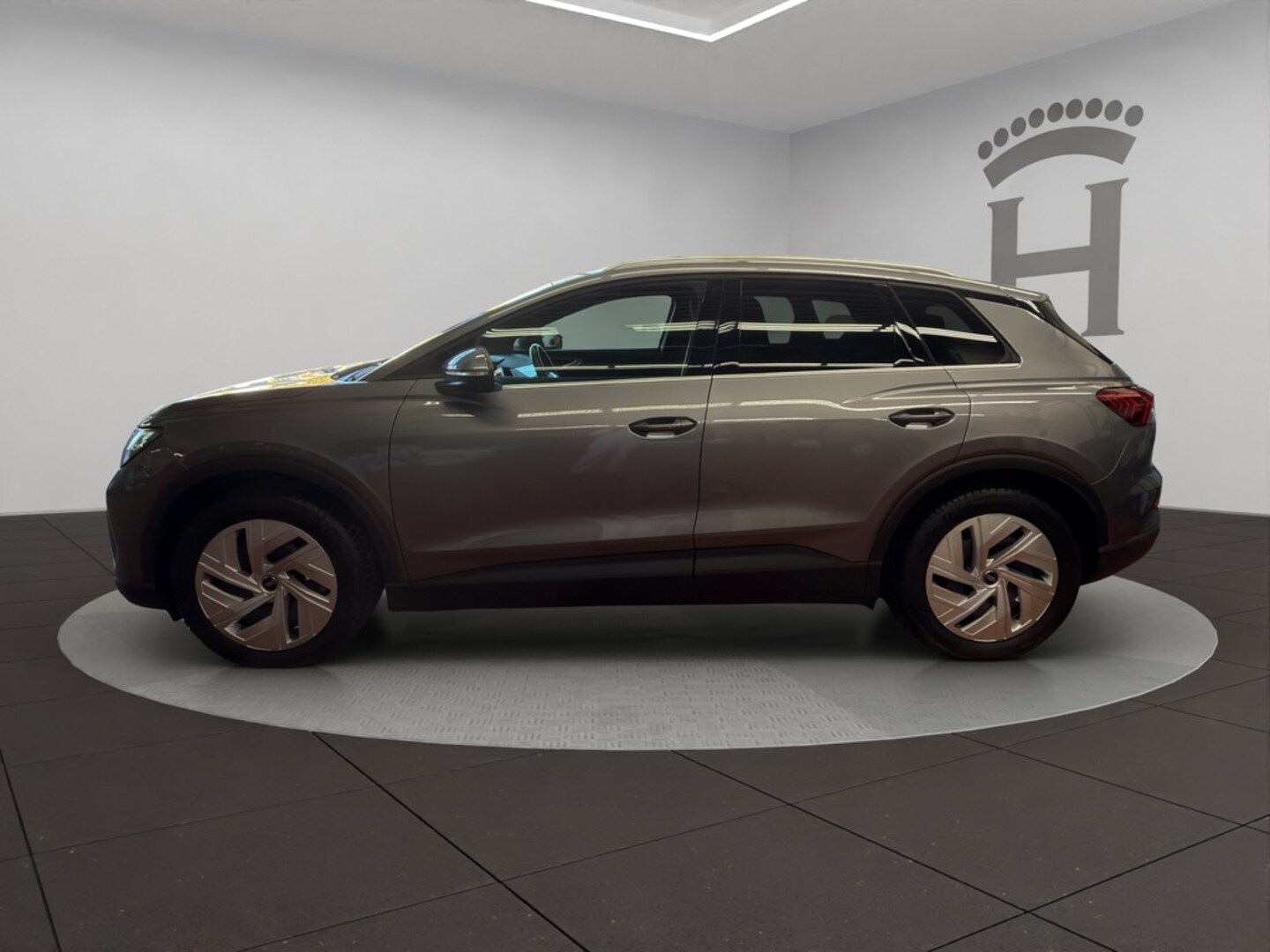 Bild über Audi Q4 e-tron 40 e-tron - für weitere Informationen kontaktieren Sie den Audi Partner