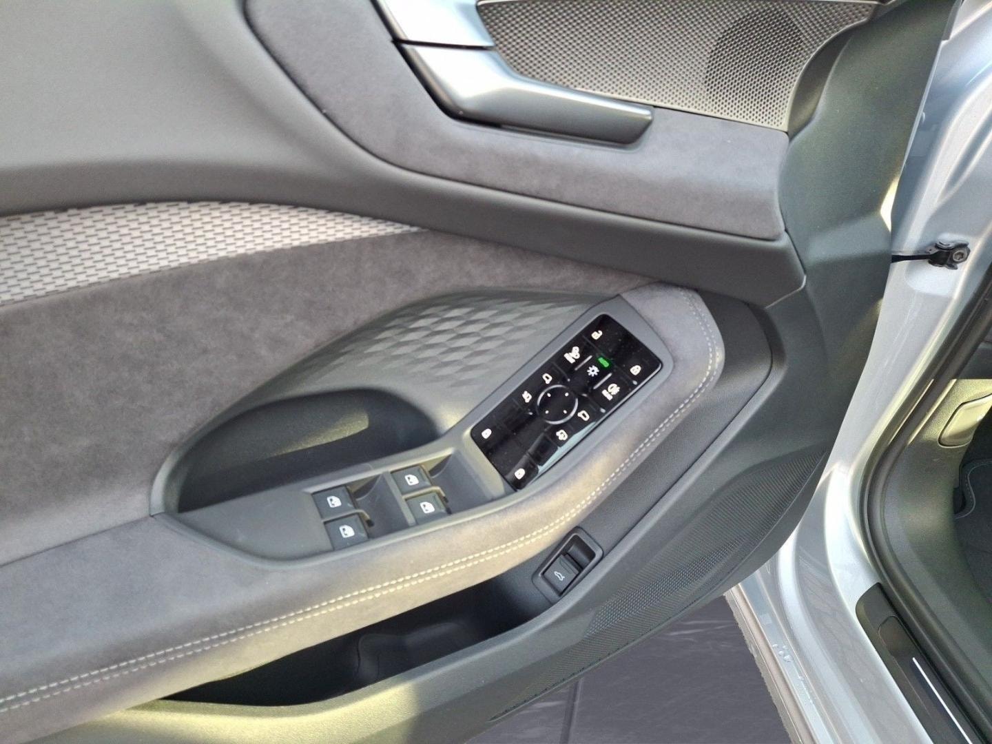 Bild über Audi A5 Avant TDI quattro 150 kW S tronic - für weitere Informationen kontaktieren Sie den Audi Partner