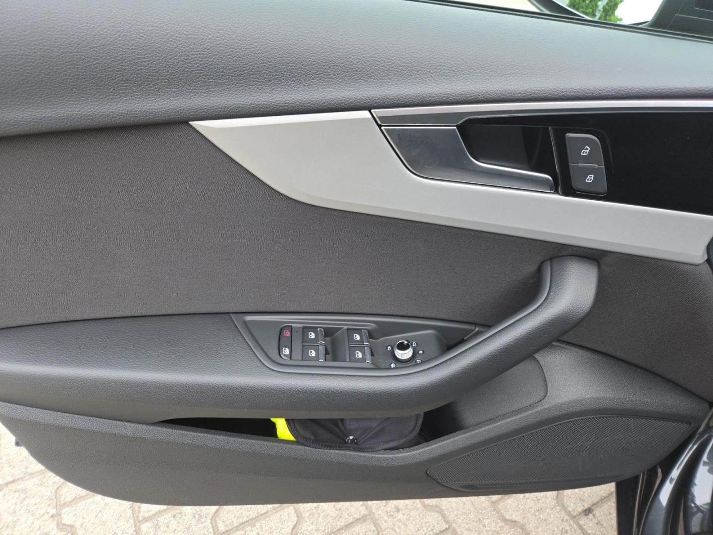 Bild über Audi A4 Avant 35 TFSI S tronic - für weitere Informationen kontaktieren Sie den Audi Partner