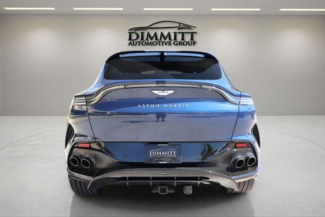 2025 Aston Martin DBX