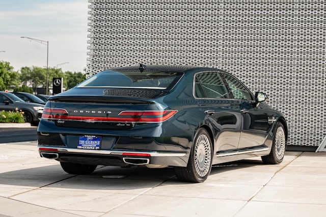 2022 Genesis G90