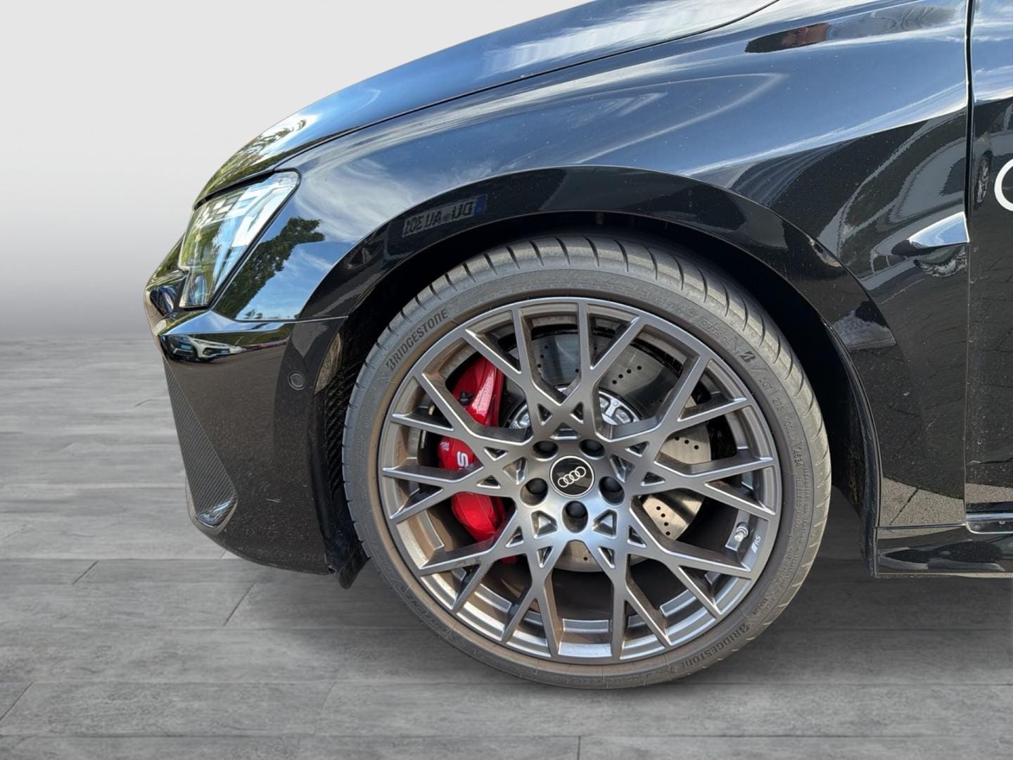 Bild über Audi RS 3 Sportback TFSI quattro S tronic - für weitere Informationen kontaktieren Sie den Audi Partner
