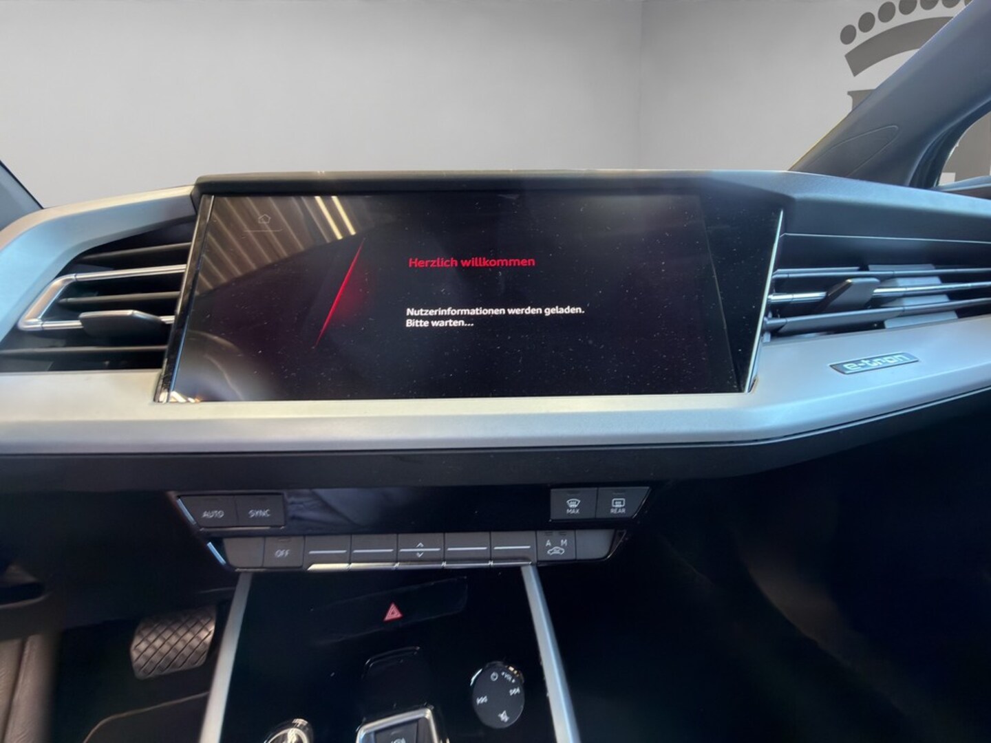 Bild über Audi Q4 e-tron 40 e-tron - für weitere Informationen kontaktieren Sie den Audi Partner