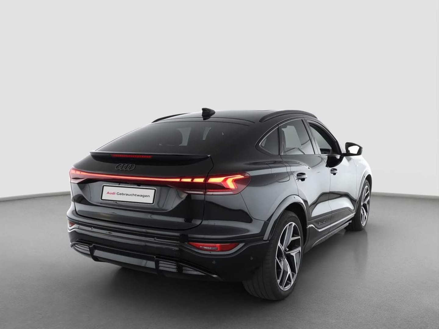 Bild über Audi Q6 Sportback e-tron e-tron performance - für weitere Informationen kontaktieren Sie den Audi Partner