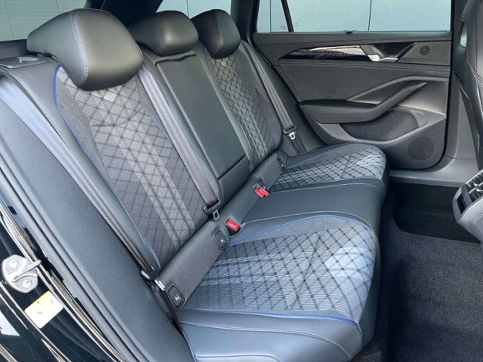 Volkswagen Passat – Bild 9