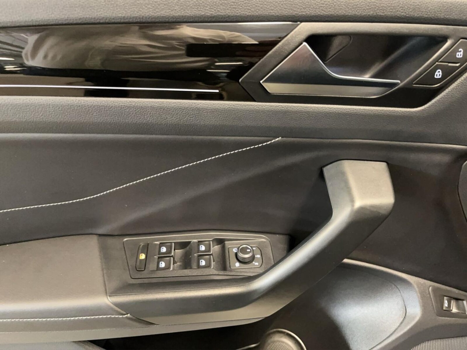 Volkswagen T-Roc – Bild 12