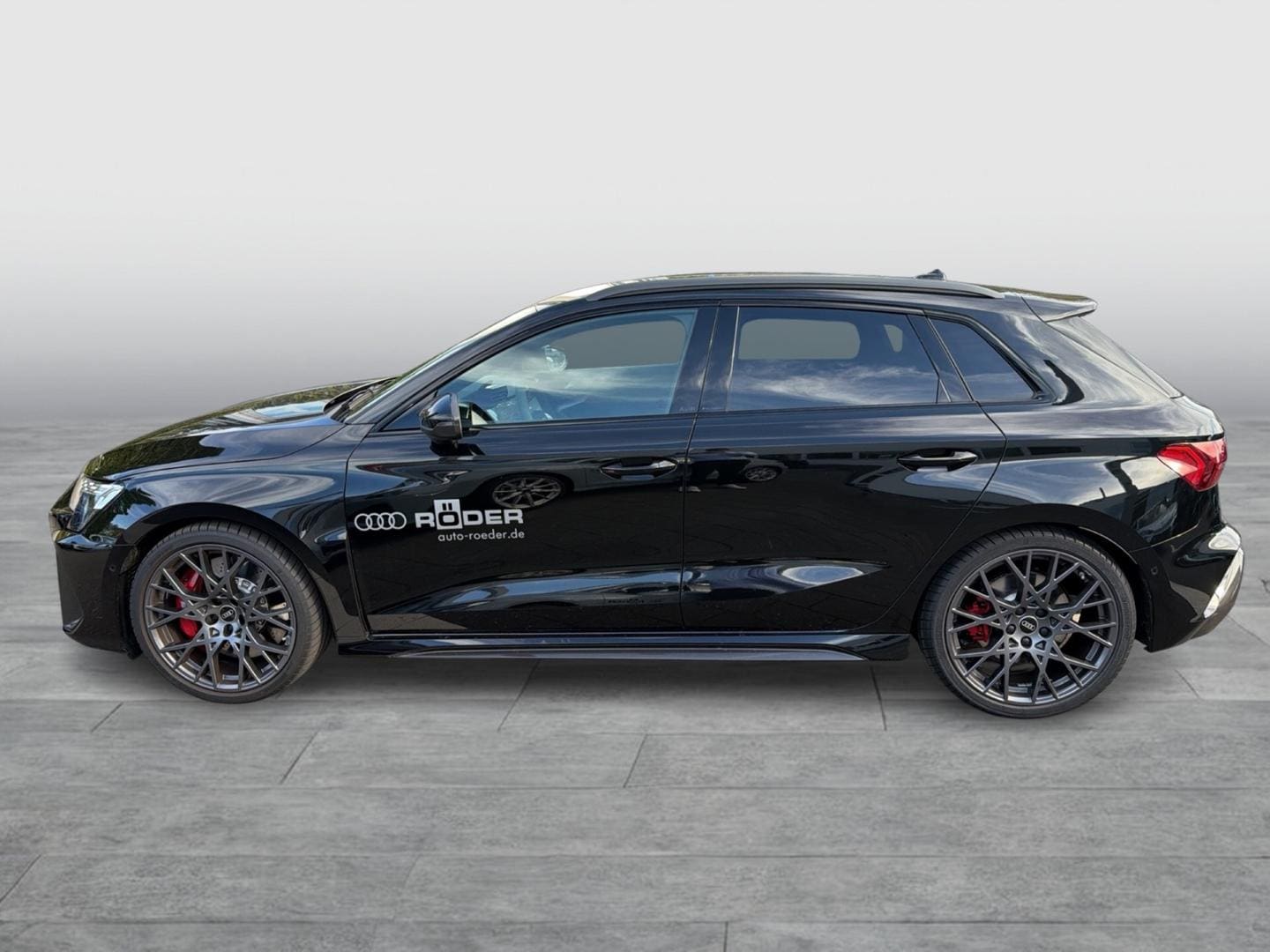 Bild über Audi RS 3 Sportback TFSI quattro S tronic - für weitere Informationen kontaktieren Sie den Audi Partner