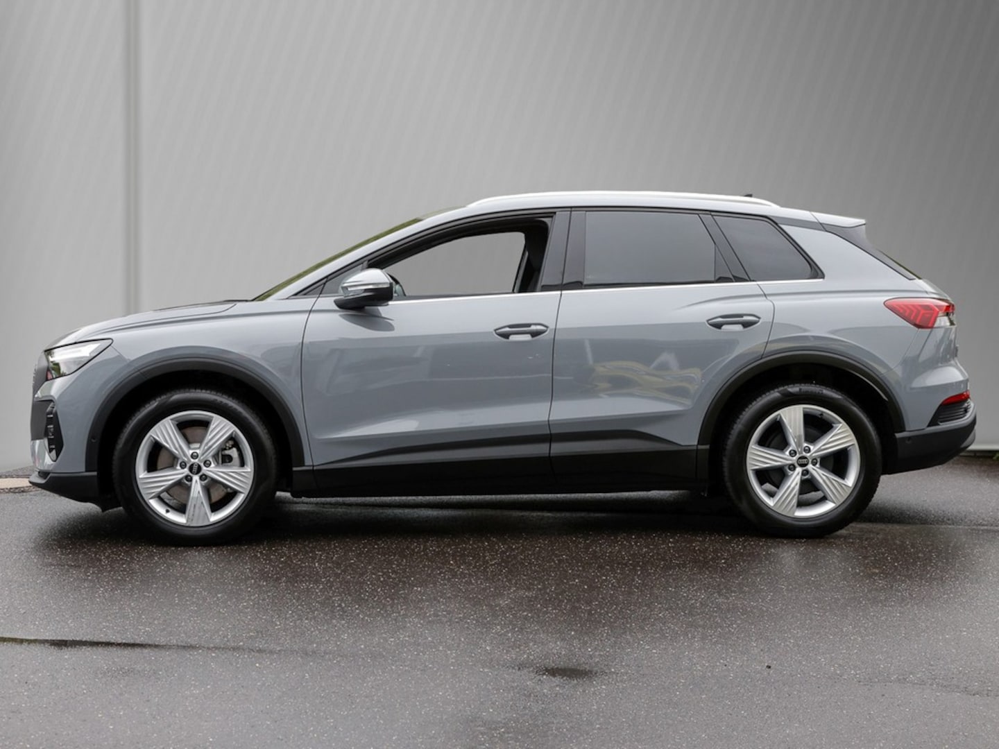 Bild über Audi Q4 e-tron 40 e-tron - für weitere Informationen kontaktieren Sie den Audi Partner