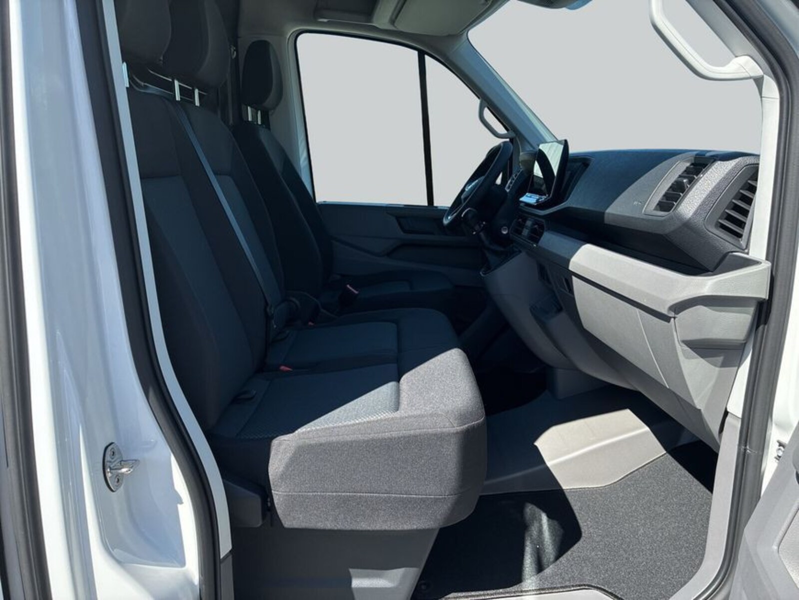 Volkswagen Crafter Kasten mittlerer Radstand – Bild 12