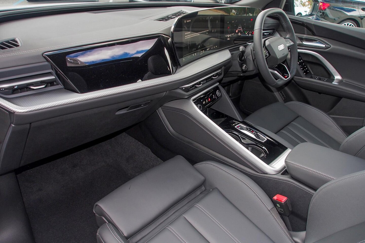 Image about Audi Q5 SUV TFSI quattro 200 kW sport