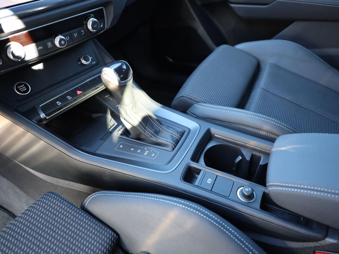 Bild über Audi Q3 S line 40 TFSI quattro S tronic - für weitere Informationen kontaktieren Sie den Audi Partner