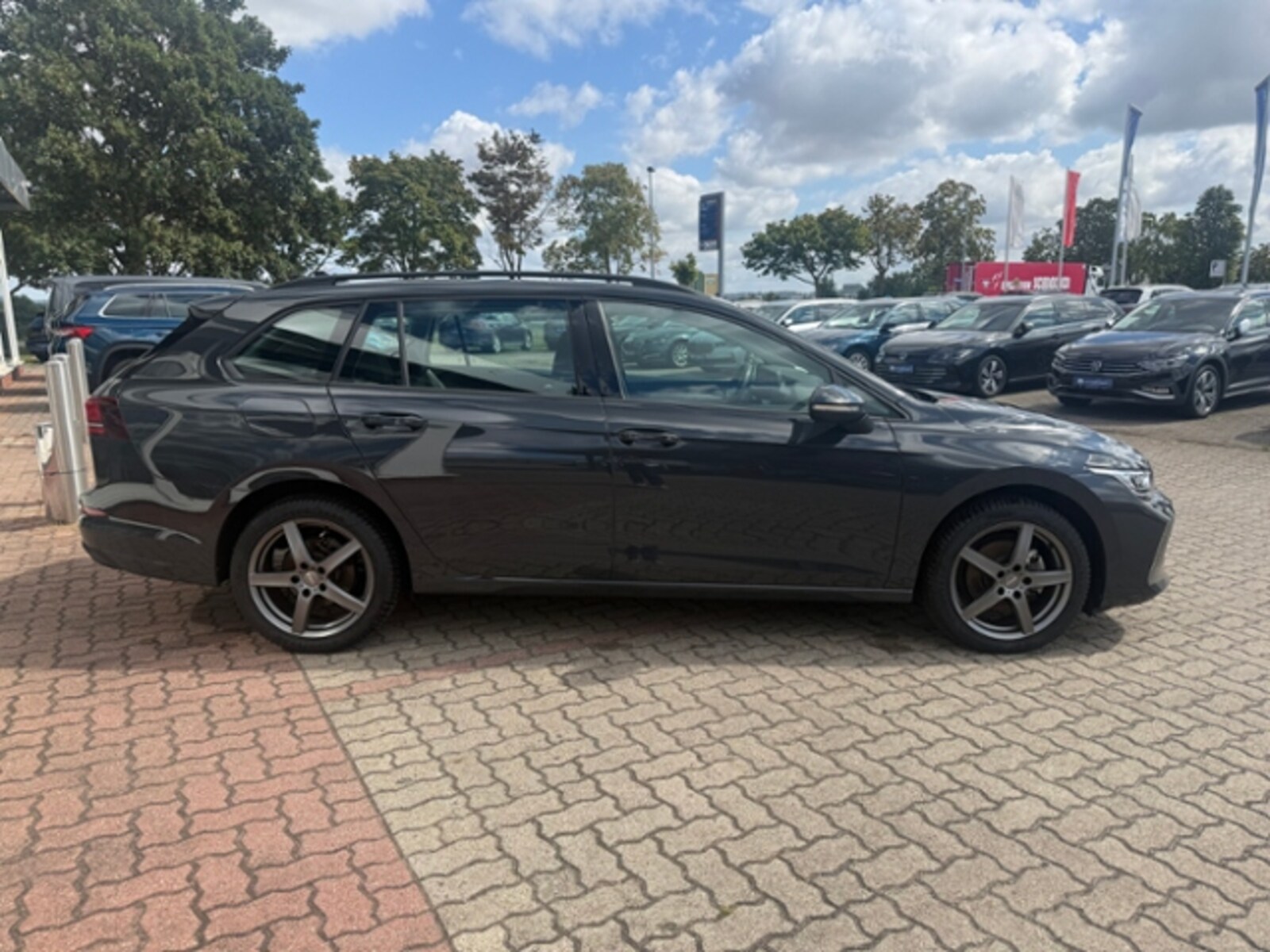 Volkswagen Golf Variant – Bild 7
