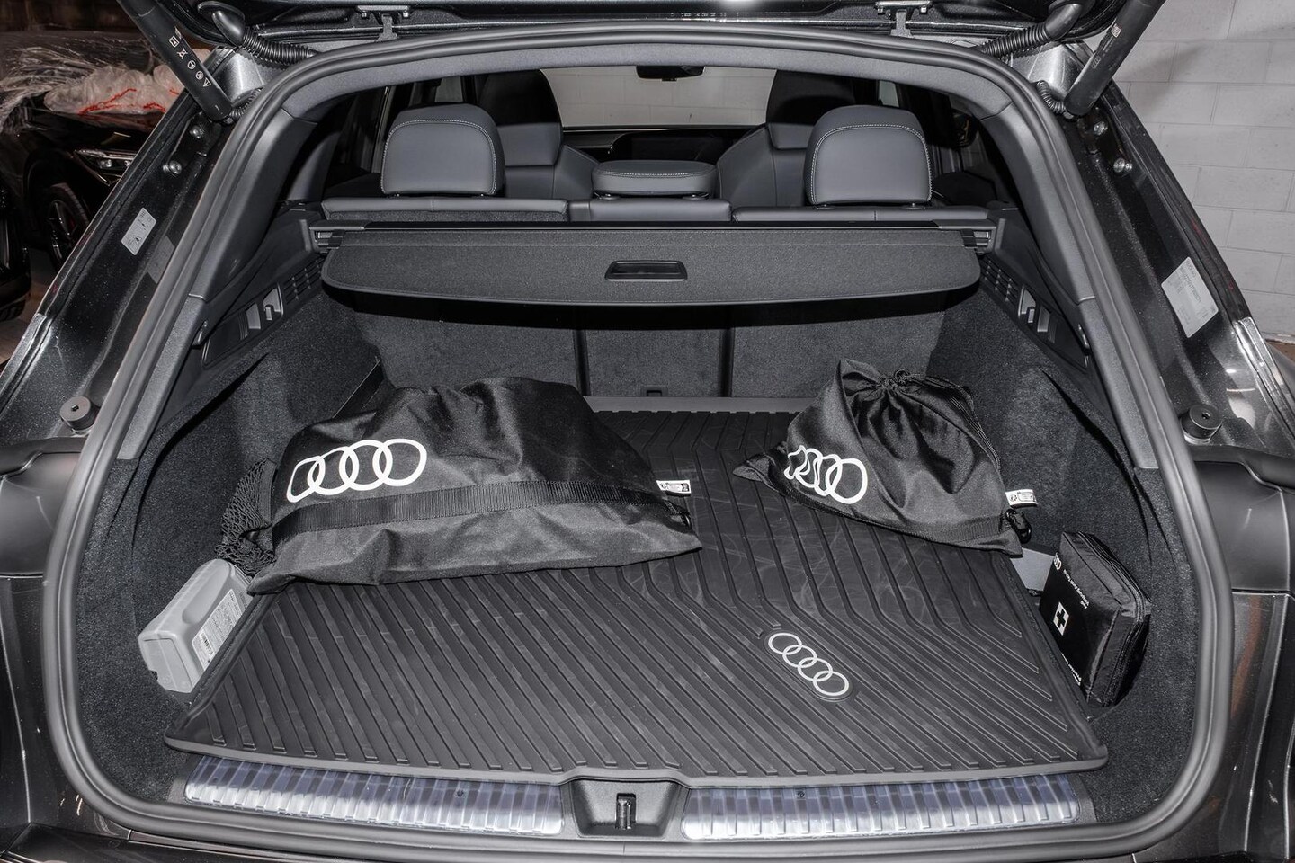 Image about Audi Q5 SUV e-hybrid quattro S tronic