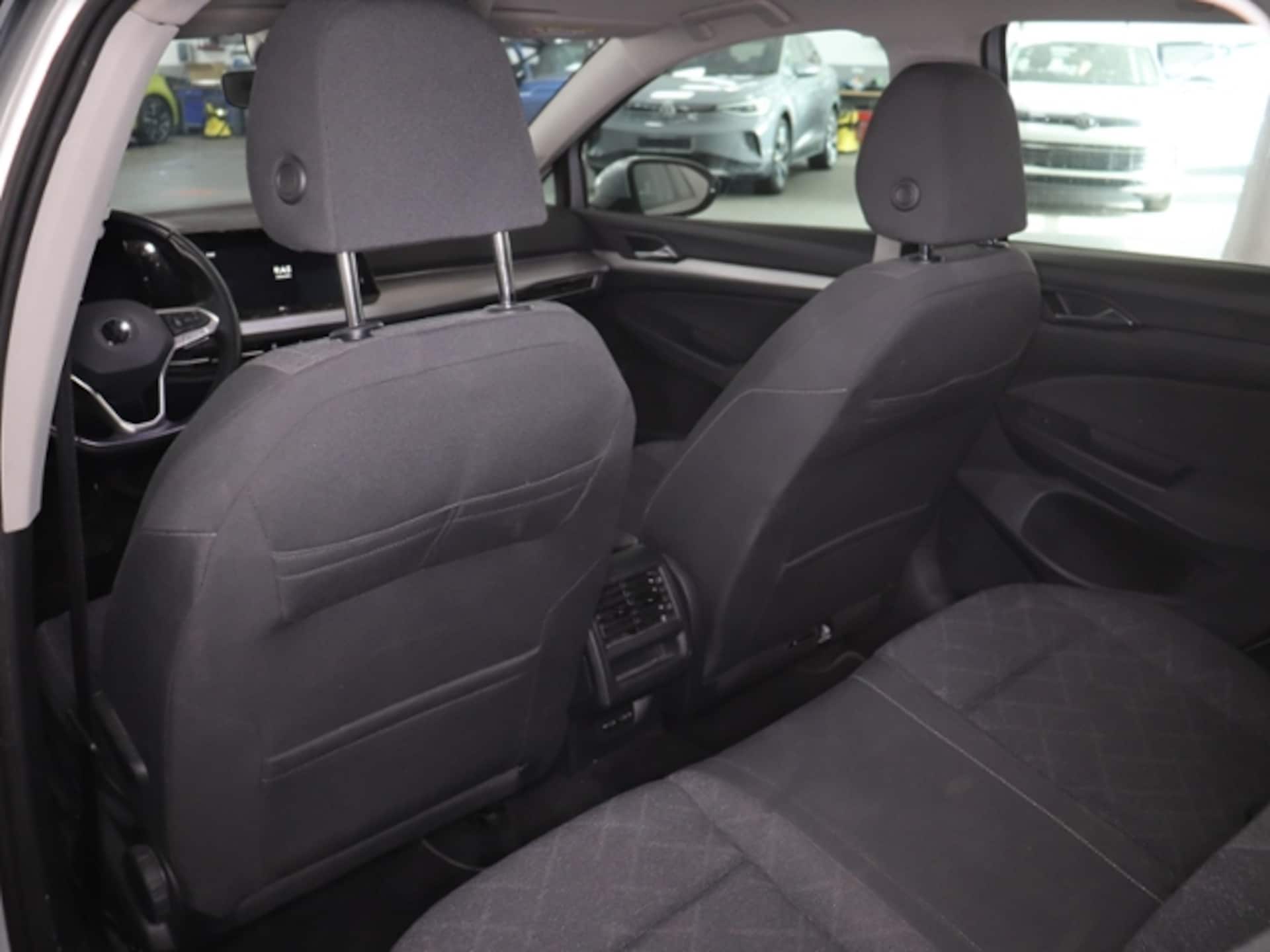 Volkswagen Golf Variant Life