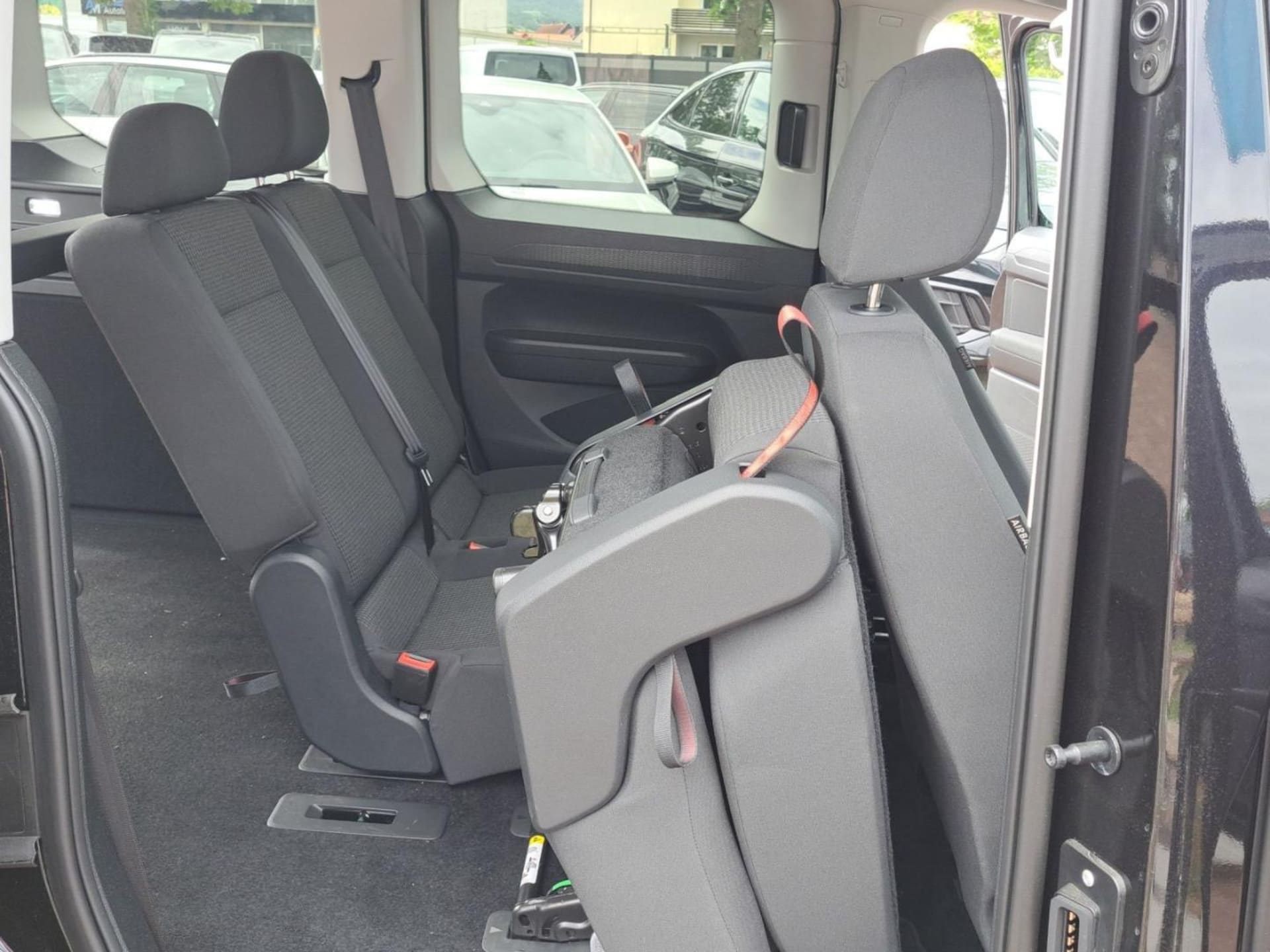 Volkswagen Caddy Basis-Modell
