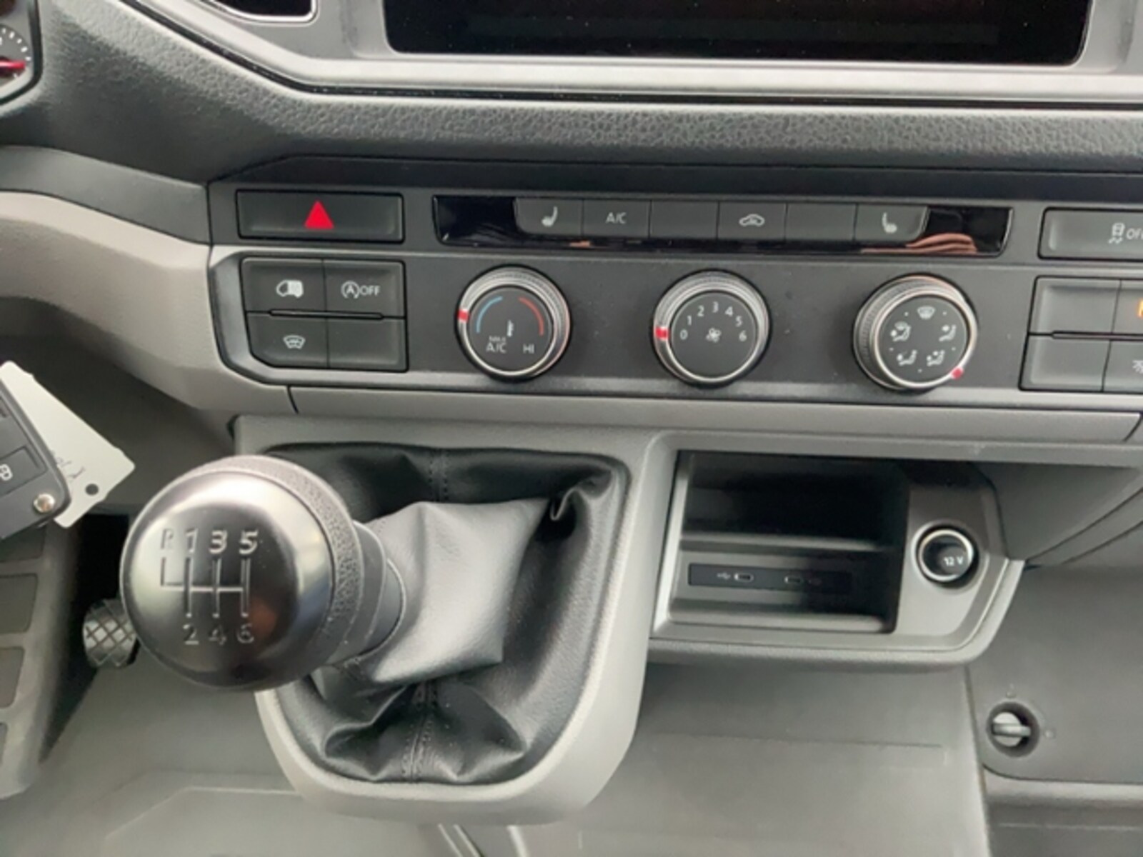 Volkswagen Crafter Kasten mittlerer Radstand – Bild 8