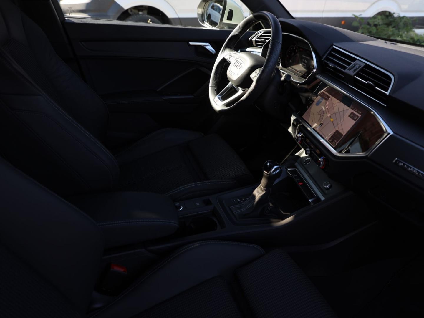 Bild über Audi Q3 S line 40 TFSI quattro S tronic - für weitere Informationen kontaktieren Sie den Audi Partner