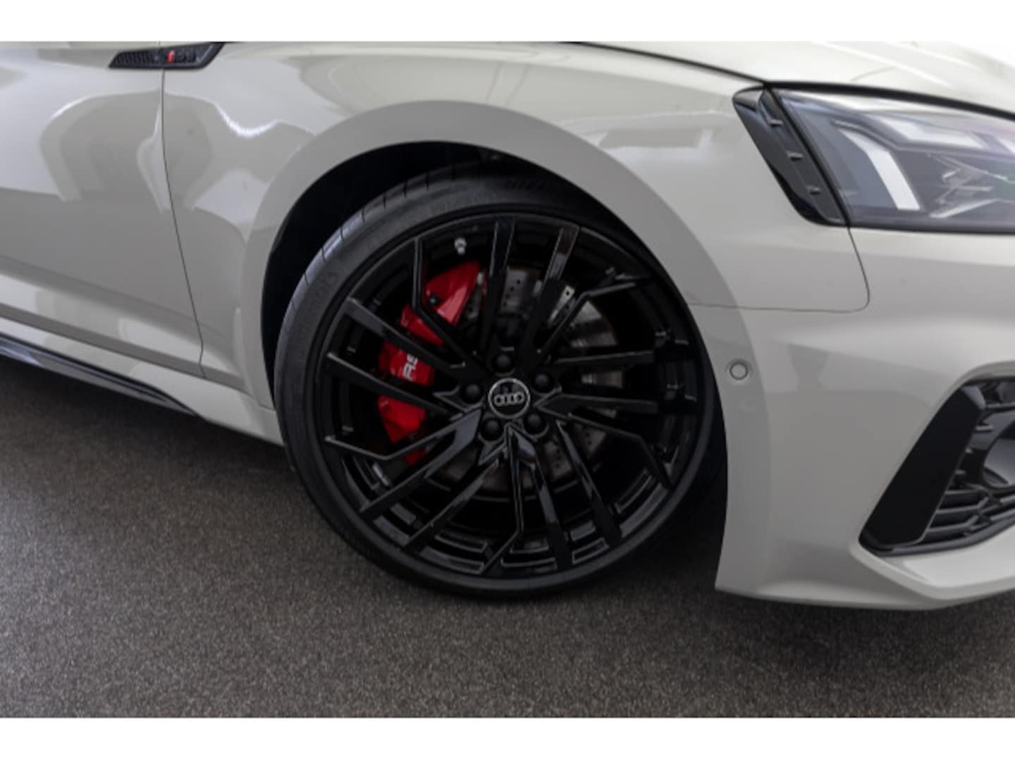 Bild über Audi RS 5 Sportback TFSI quattro tiptronic - für weitere Informationen kontaktieren Sie den Audi Partner