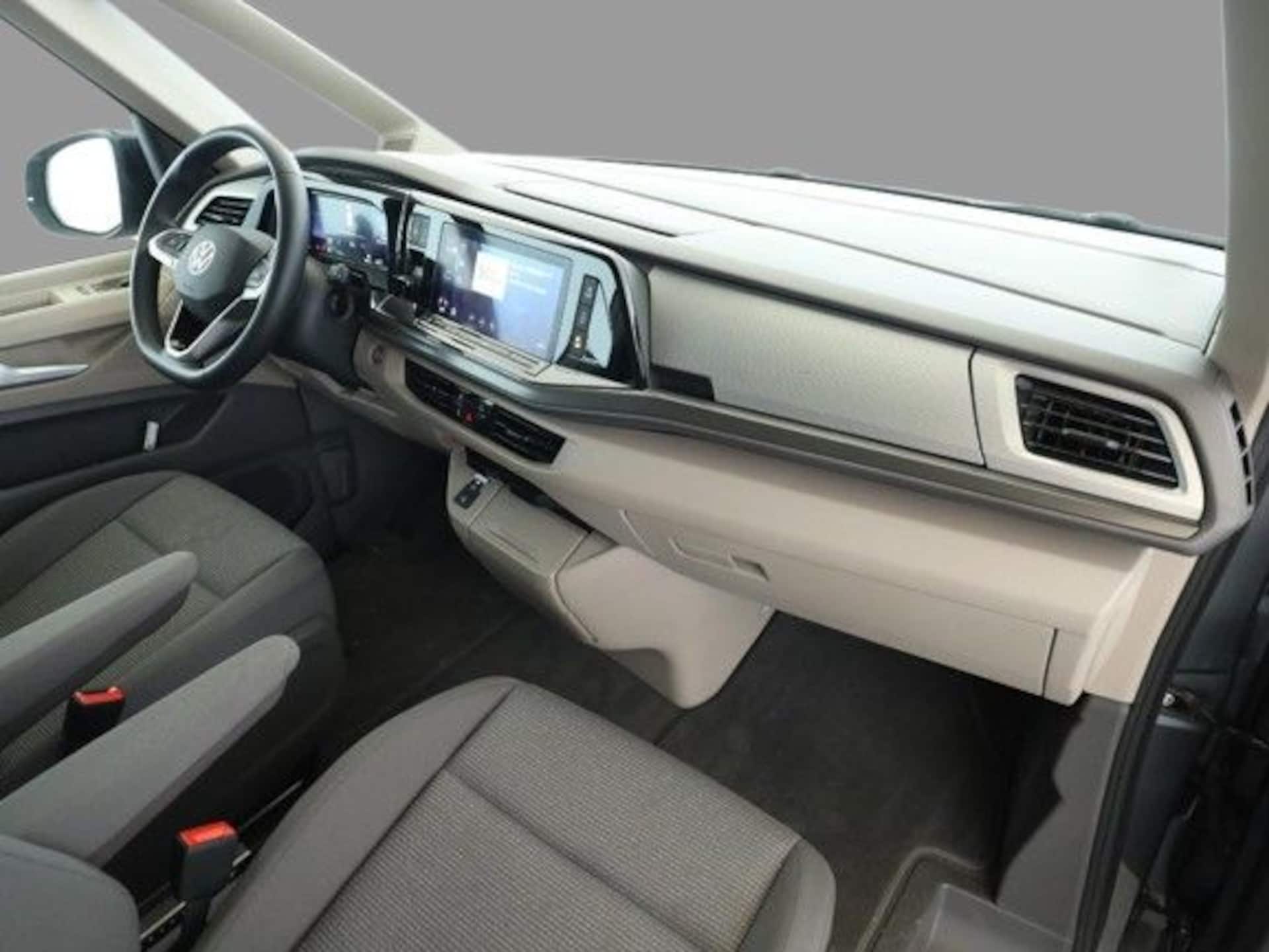 Volkswagen Multivan Langversion Basis-Modell