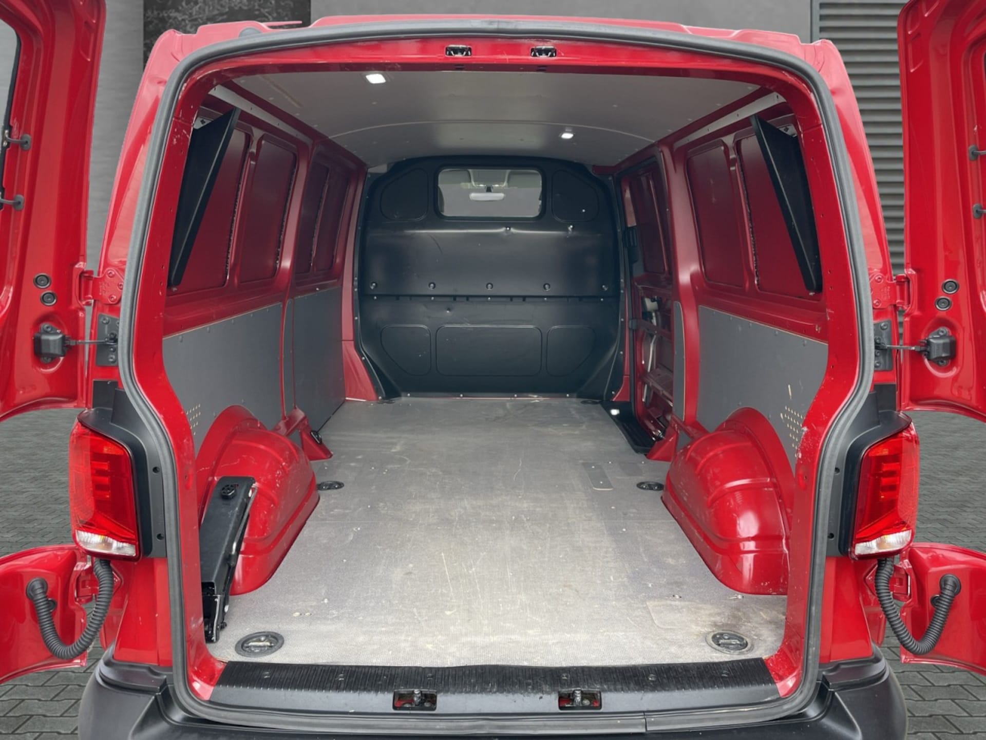 Volkswagen T6.1 Transporter Kasten langer Radstand