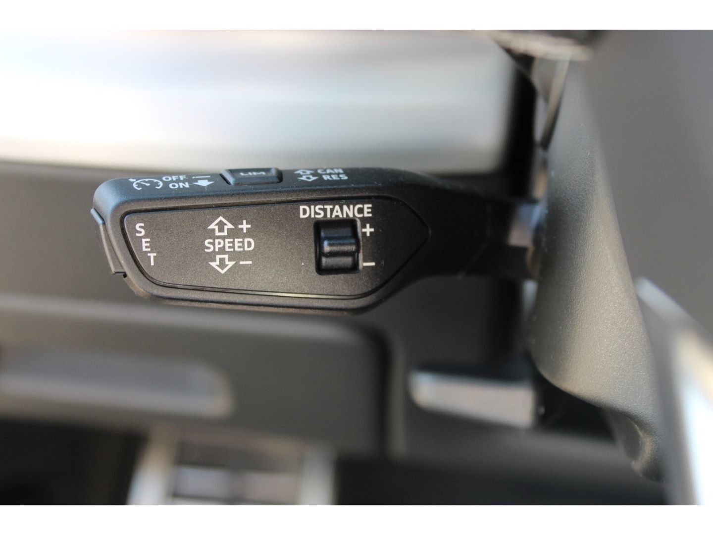 Bild über Audi Q8 SUV S line business TDI quattro 210 kW tiptronic - für weitere Informationen kontaktieren Sie den Audi Partner