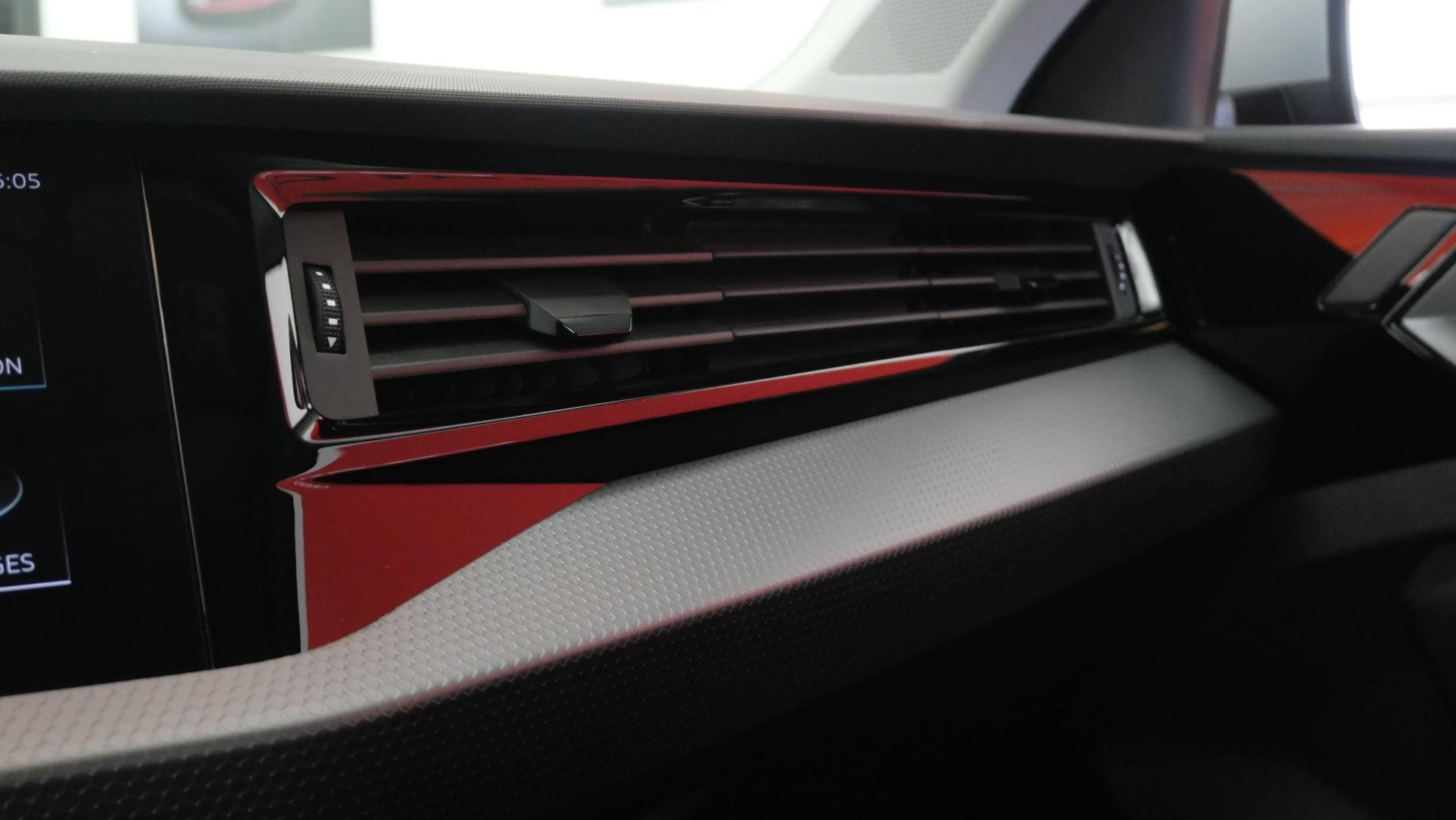 Image about Audi A1 Sportback Design 30 TFSI 85 kW (116 ch) S tronic