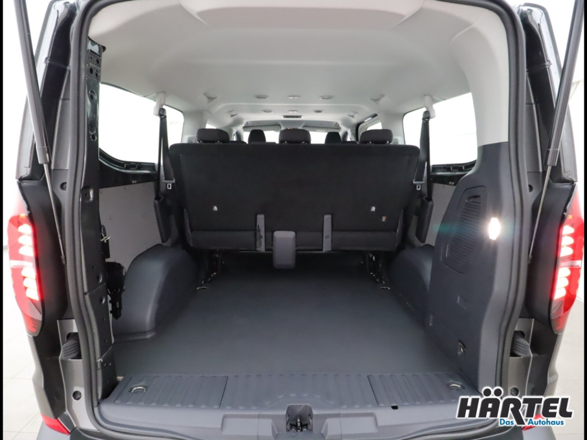 Volkswagen Transporter Kombi langer Radstand