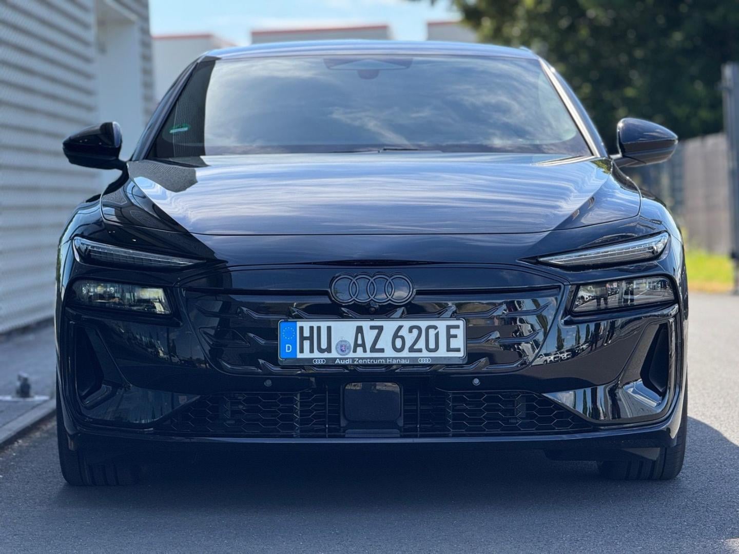 Bild über Audi A6 Avant e-tron S line business e-tron quattro 315 kW - für weitere Informationen kontaktieren Sie den Audi Partner