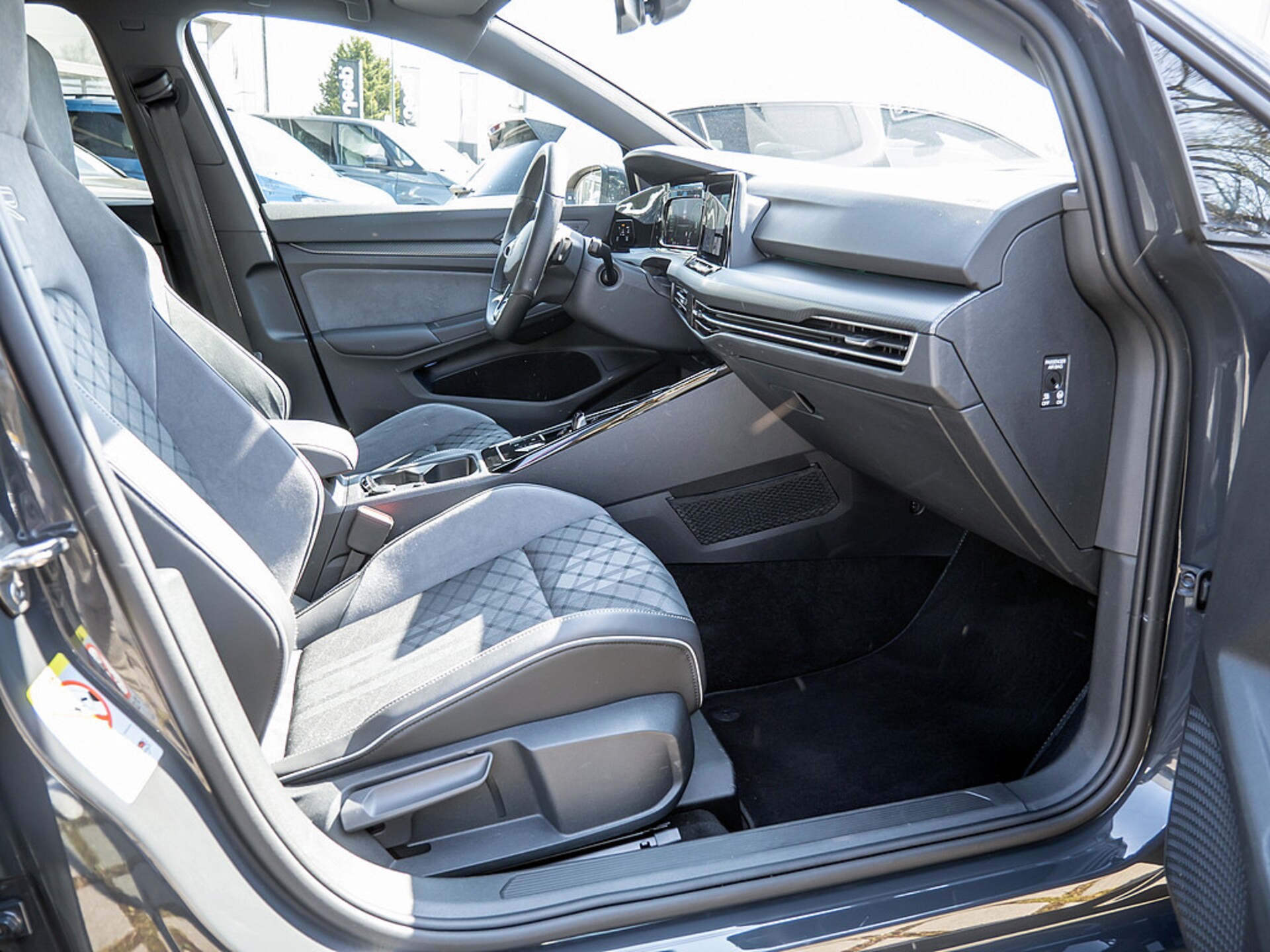 Volkswagen Golf R-Line