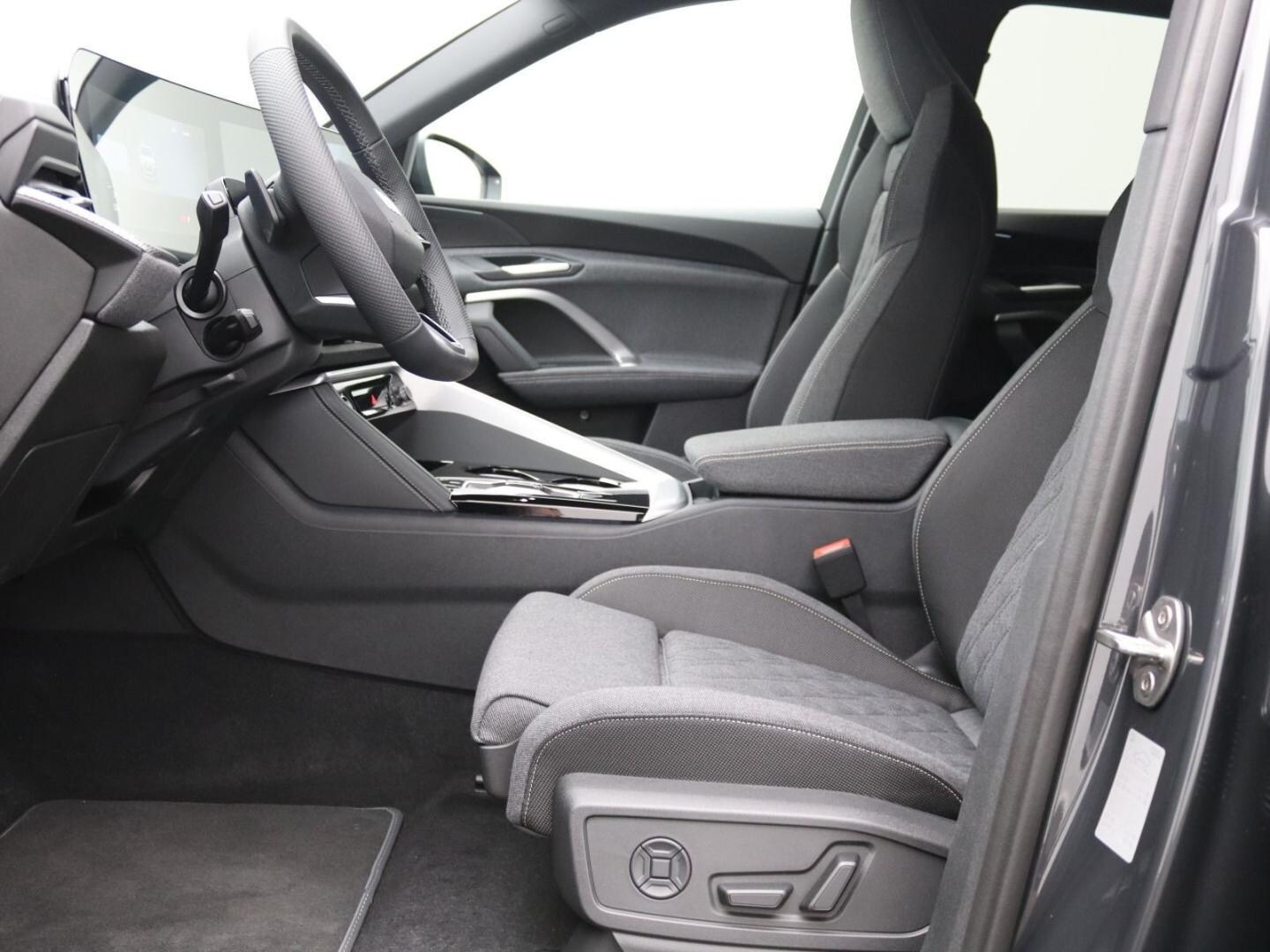 Bild über Audi Q5 SUV TDI quattro 150 kW S tronic - für weitere Informationen kontaktieren Sie den Audi Partner