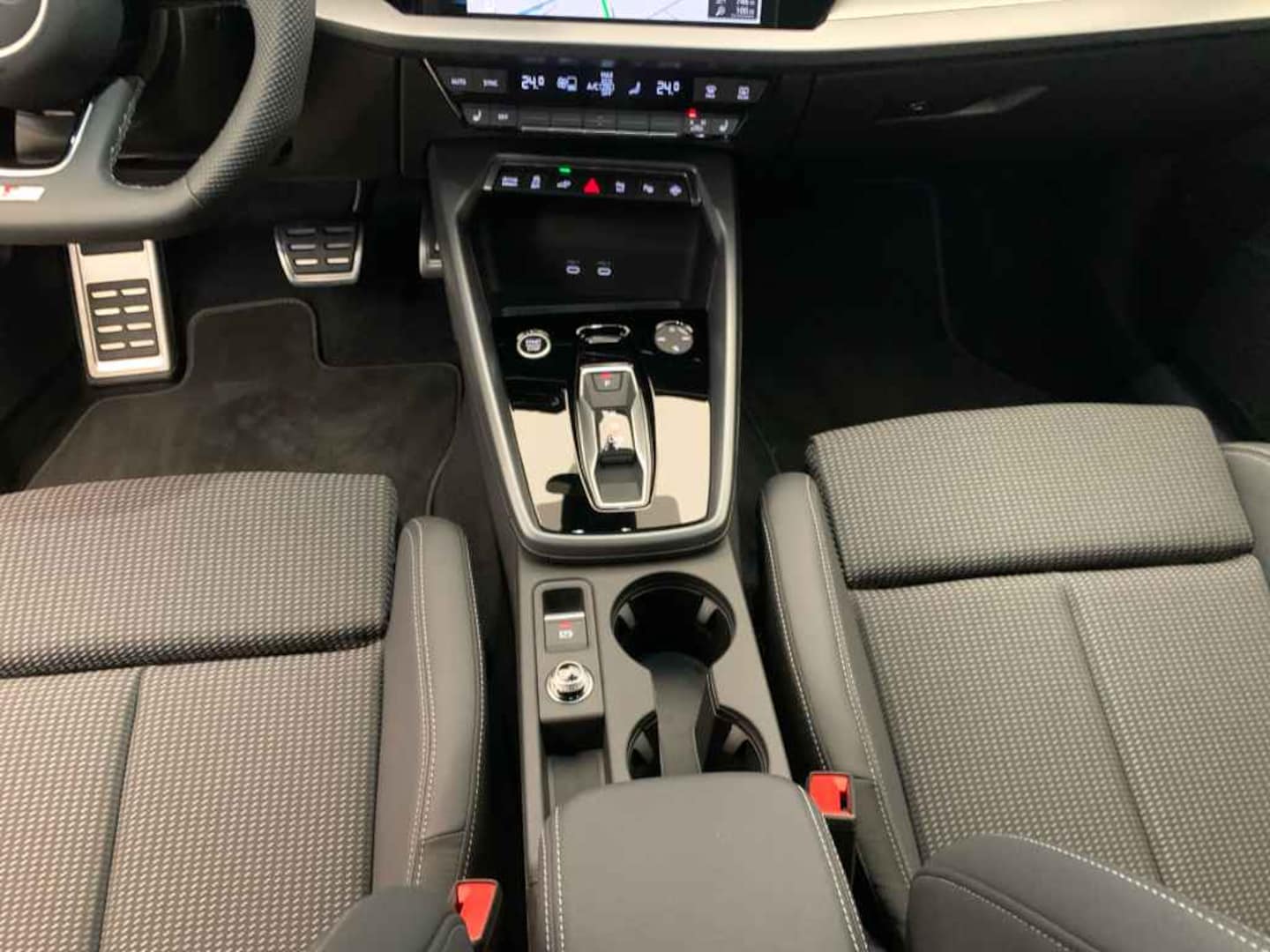 Bild über Audi A3 Sportback TFSI e S line 45 TFSI e S tronic - für weitere Informationen kontaktieren Sie den Audi Partner