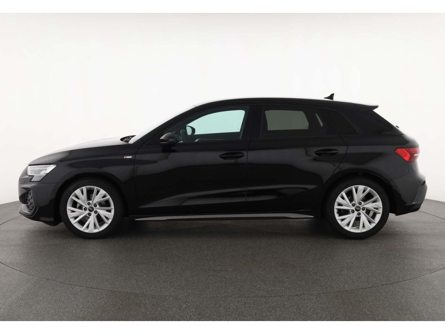 Bild über Audi A3 Sportback TFSI 110 kW S tronic - für weitere Informationen kontaktieren Sie den Audi Partner
